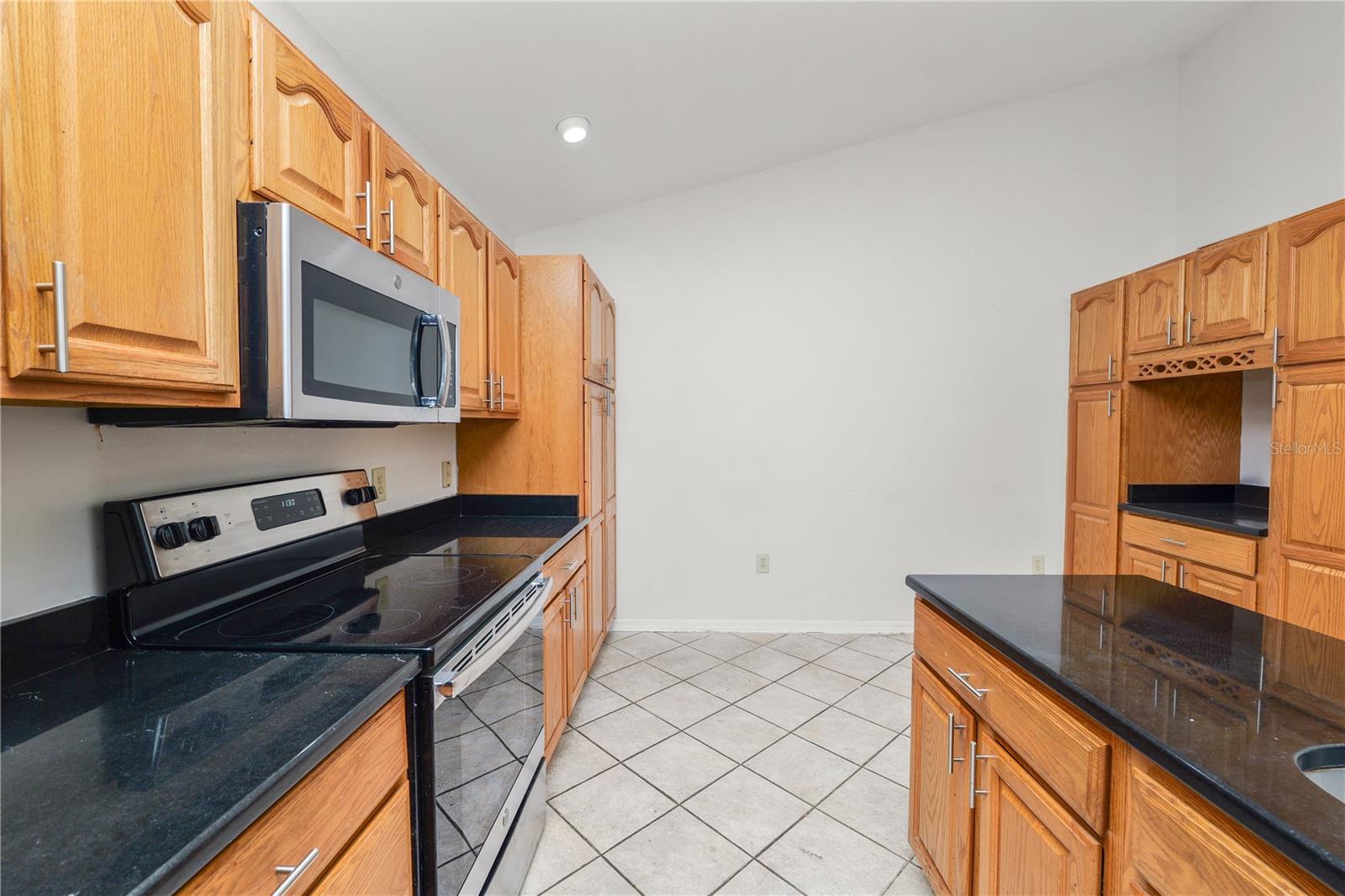 Image 13 of 19 For 3261 Stonewater Drive 37