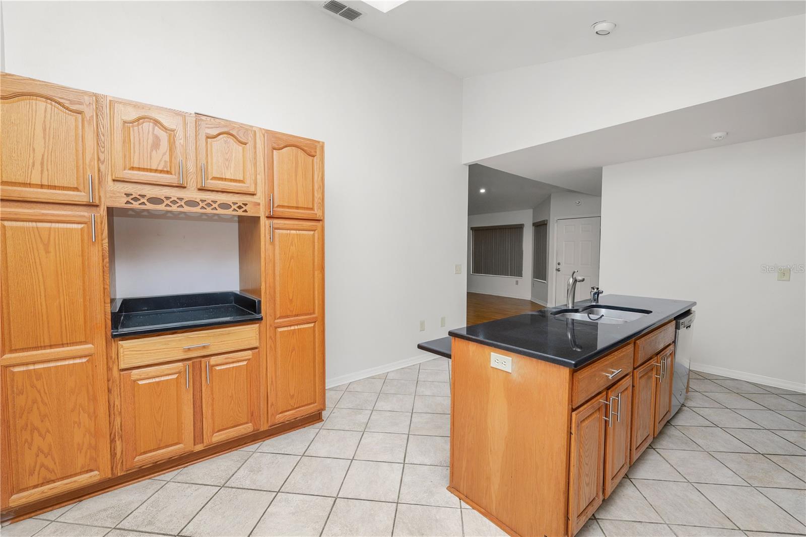 Image 15 of 19 For 3261 Stonewater Drive 37