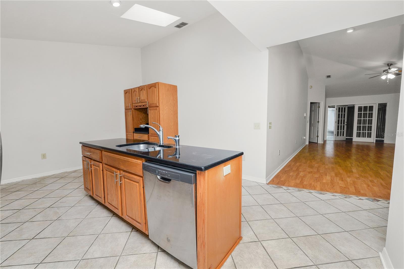 Image 16 of 19 For 3261 Stonewater Drive 37