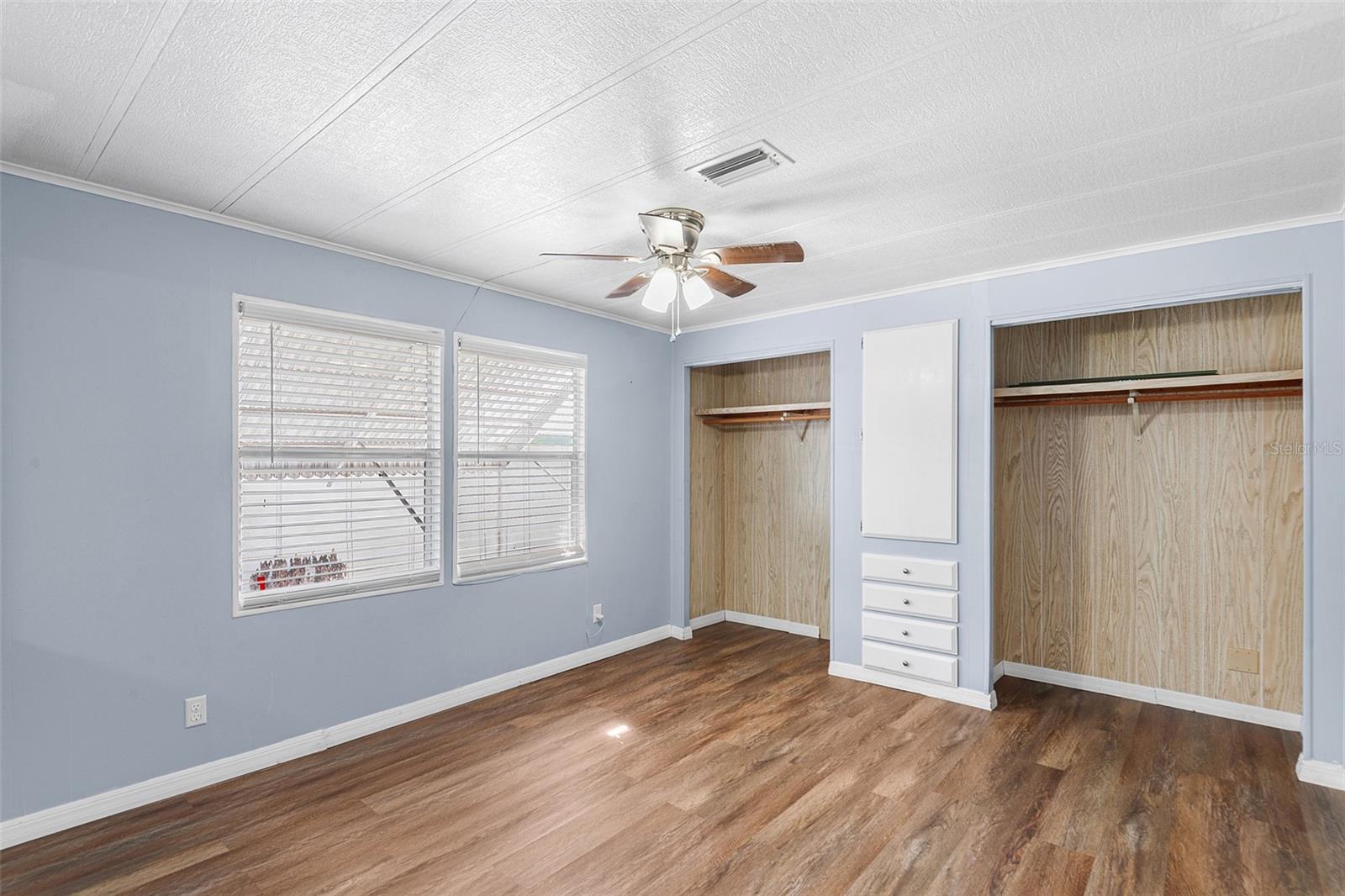 Image 17 of 38 For 914 Pine Ridge Drive