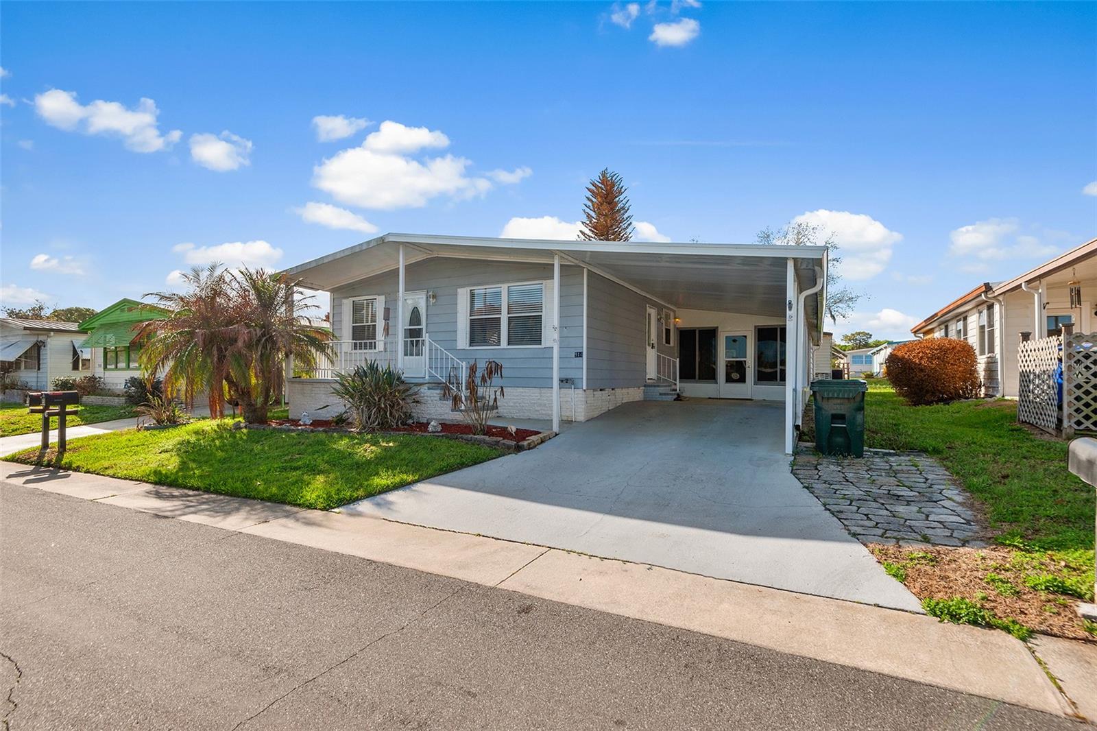 Image 2 of 38 For 914 Pine Ridge Drive