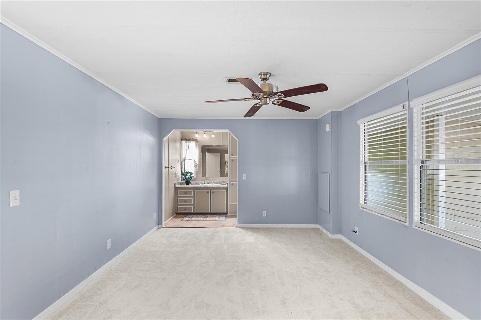 Image 21 of 38 For 914 Pine Ridge Drive