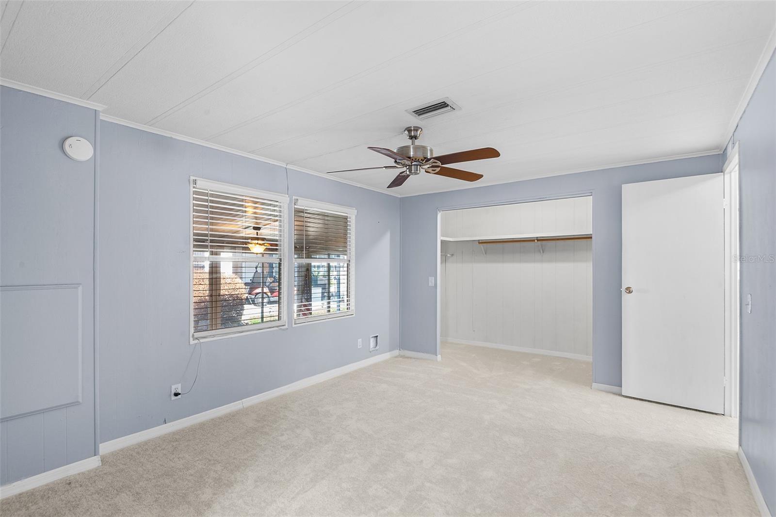 Image 22 of 38 For 914 Pine Ridge Drive