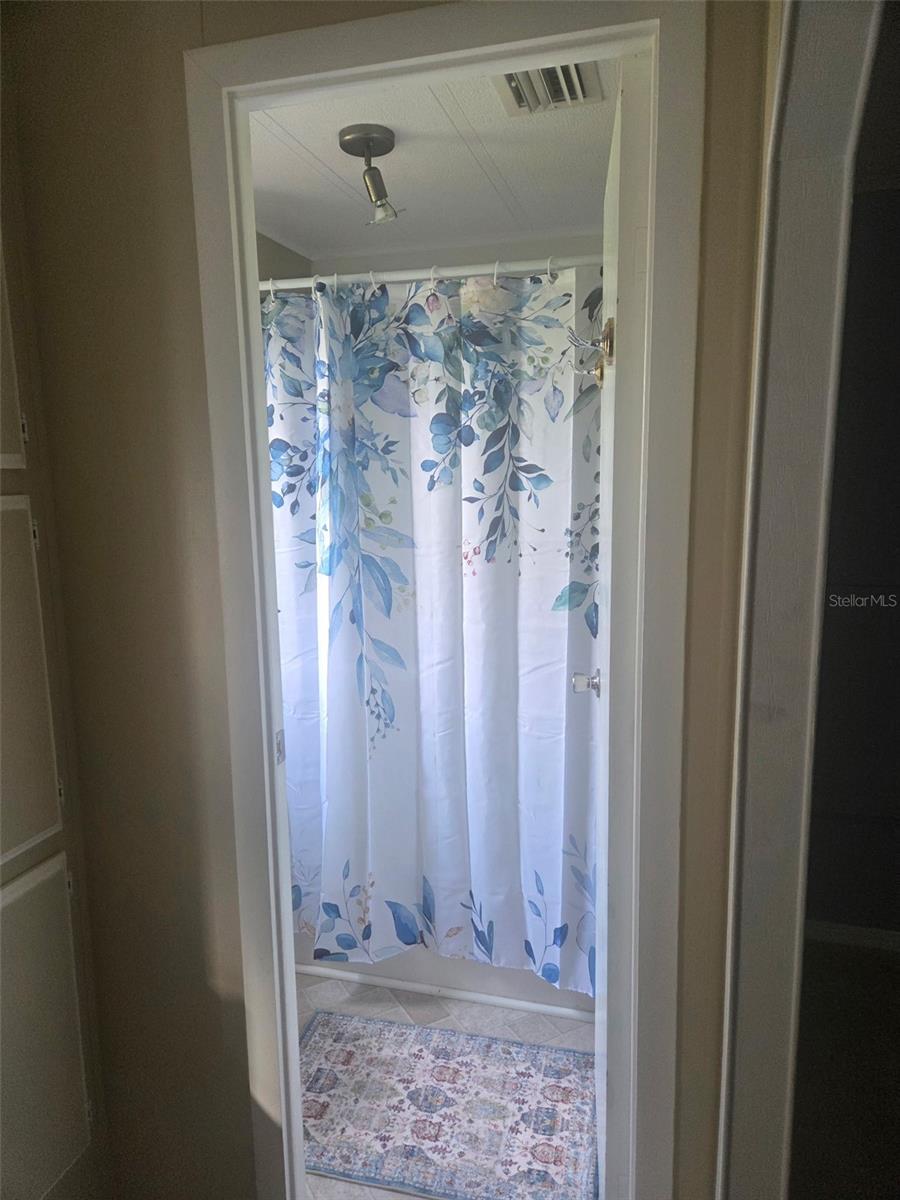 Image 26 of 38 For 914 Pine Ridge Drive