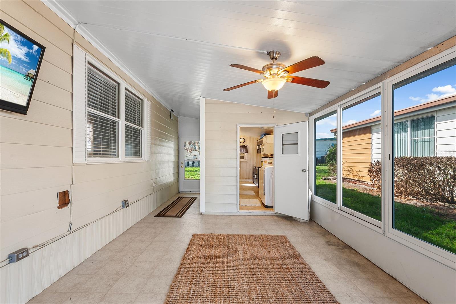 Image 28 of 38 For 914 Pine Ridge Drive