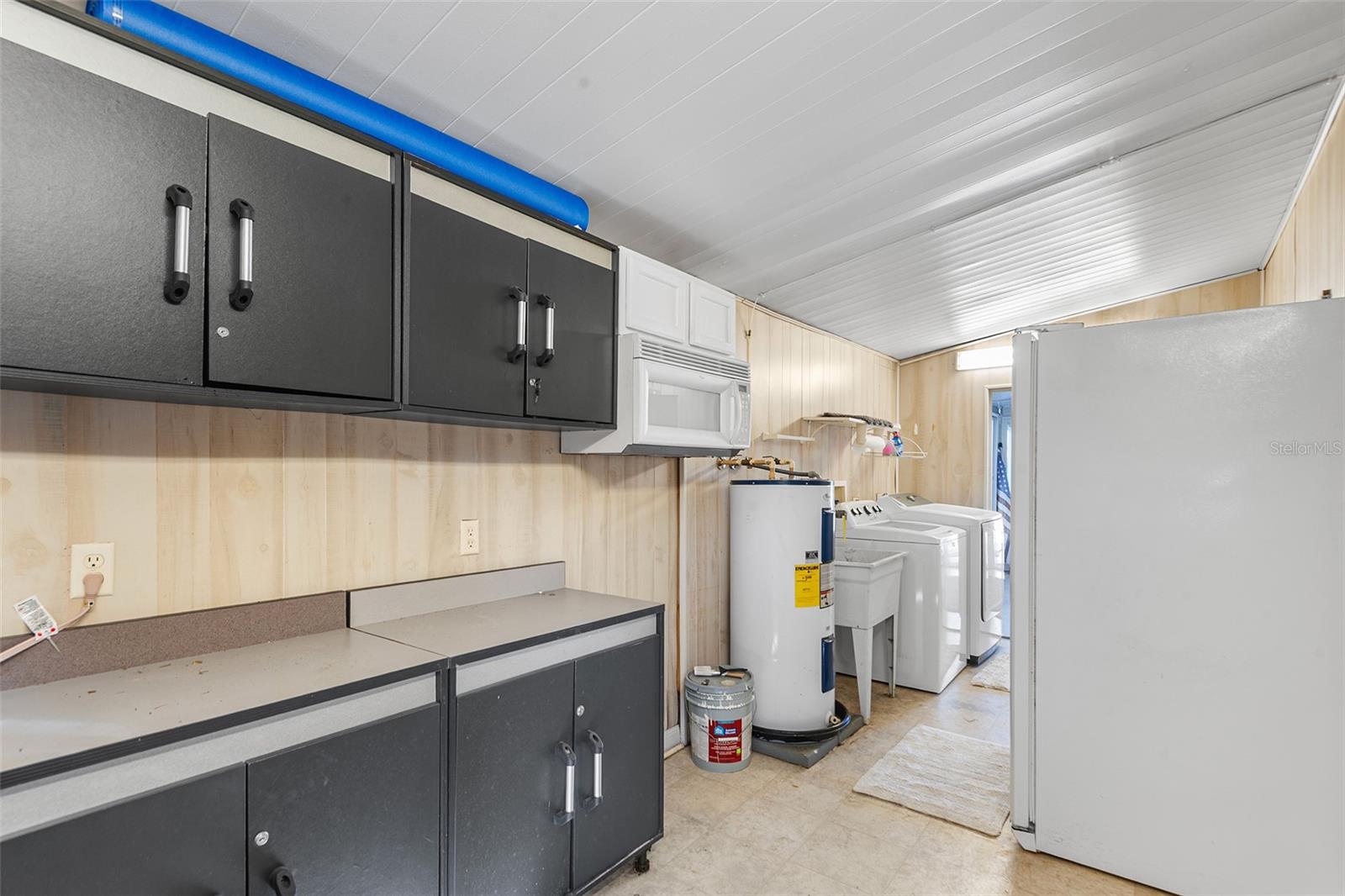 Image 30 of 38 For 914 Pine Ridge Drive