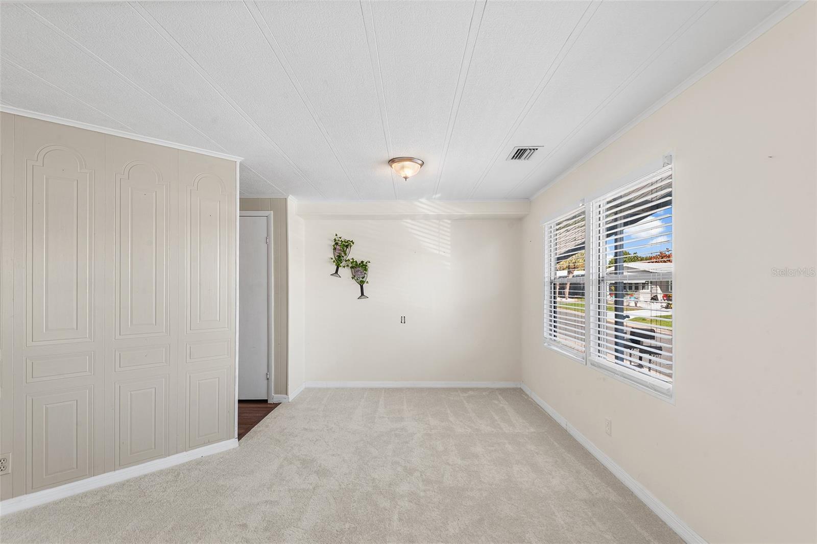 Image 9 of 38 For 914 Pine Ridge Drive