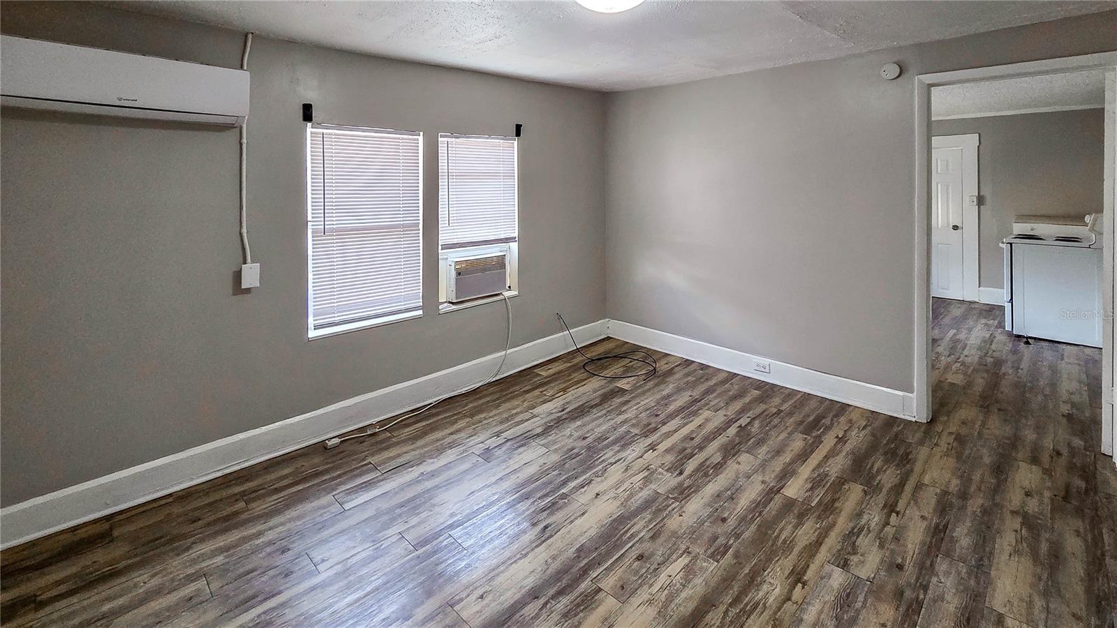 Image 4 of 9 For 602 Emma Street