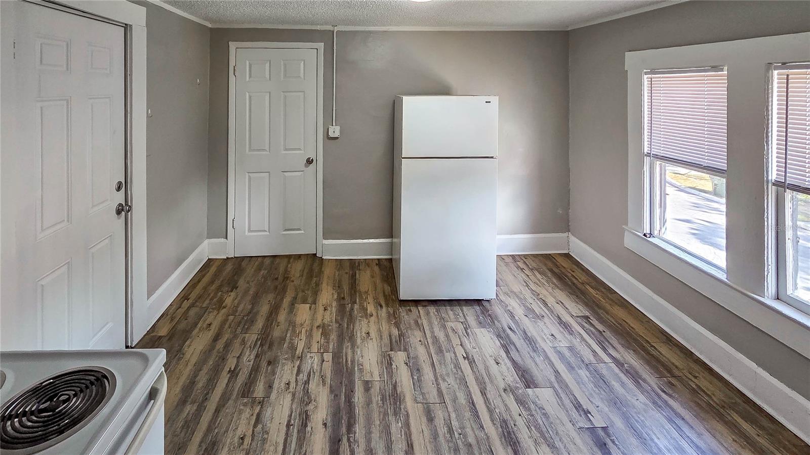 Image 6 of 9 For 602 Emma Street