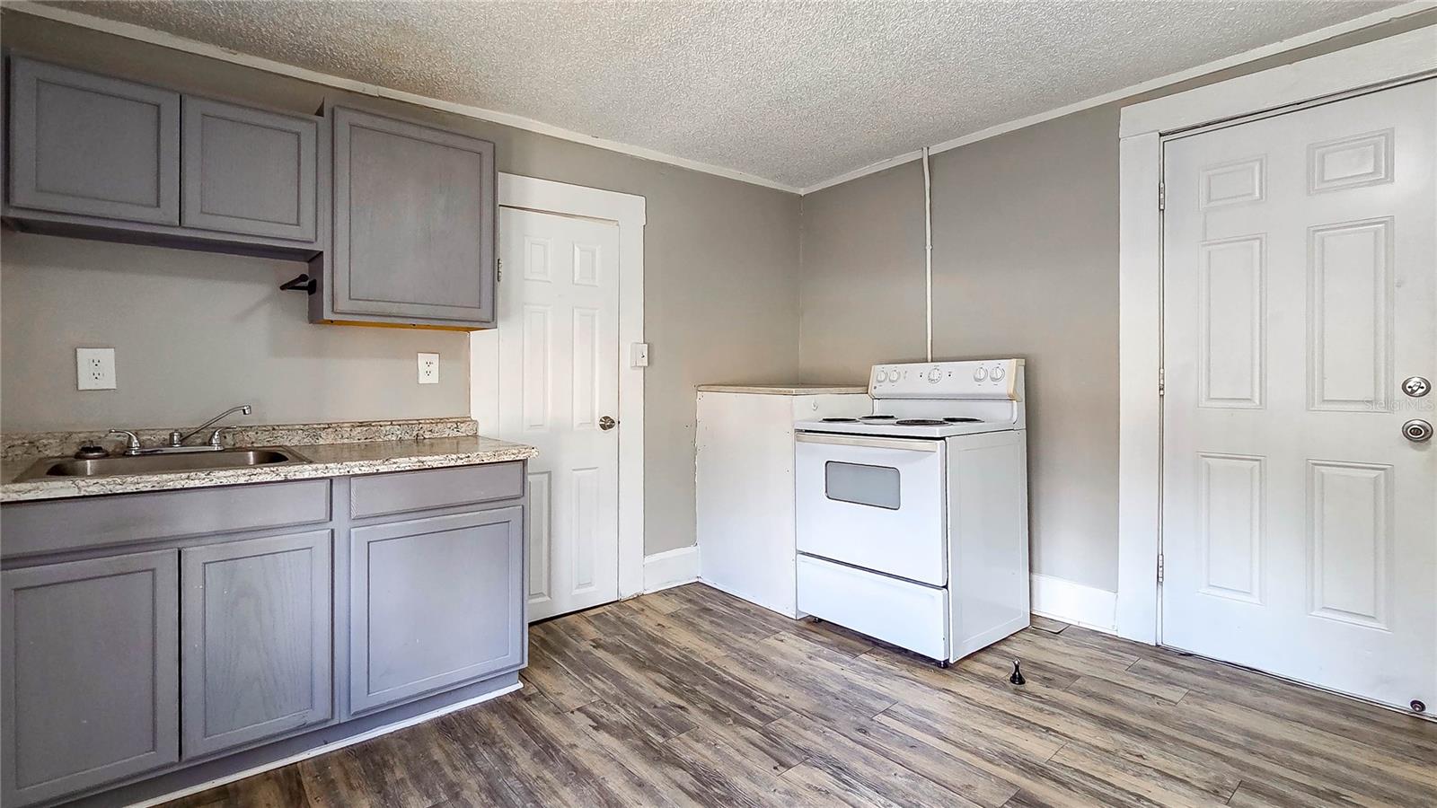 Image 7 of 9 For 602 Emma Street