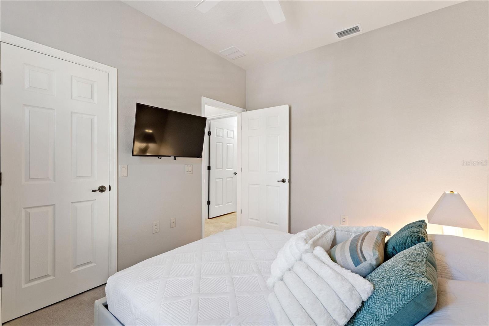 Image 19 of 46 For 1678 Linz Court