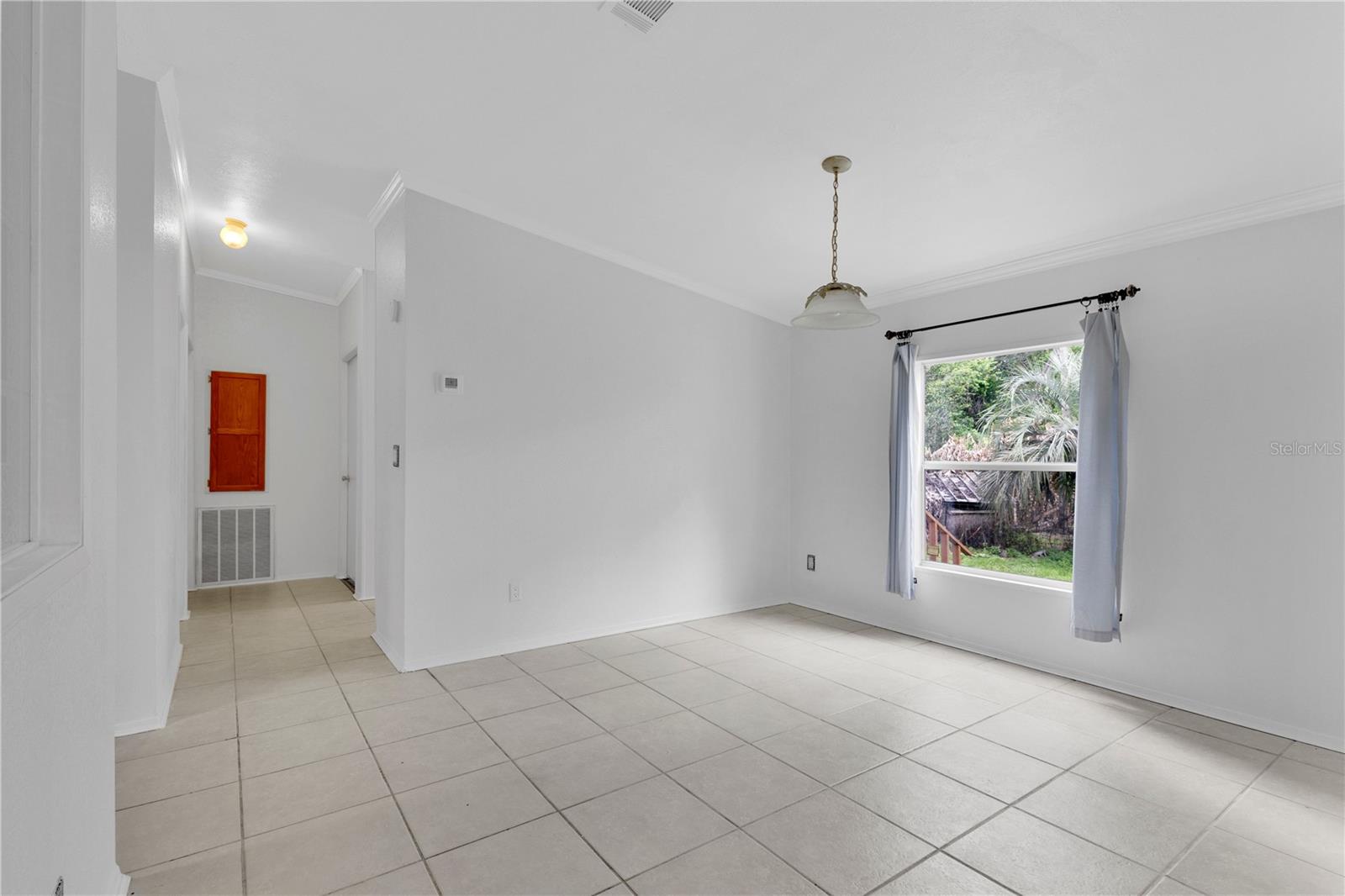 Image 10 of 39 For 6013 Halabrin Road