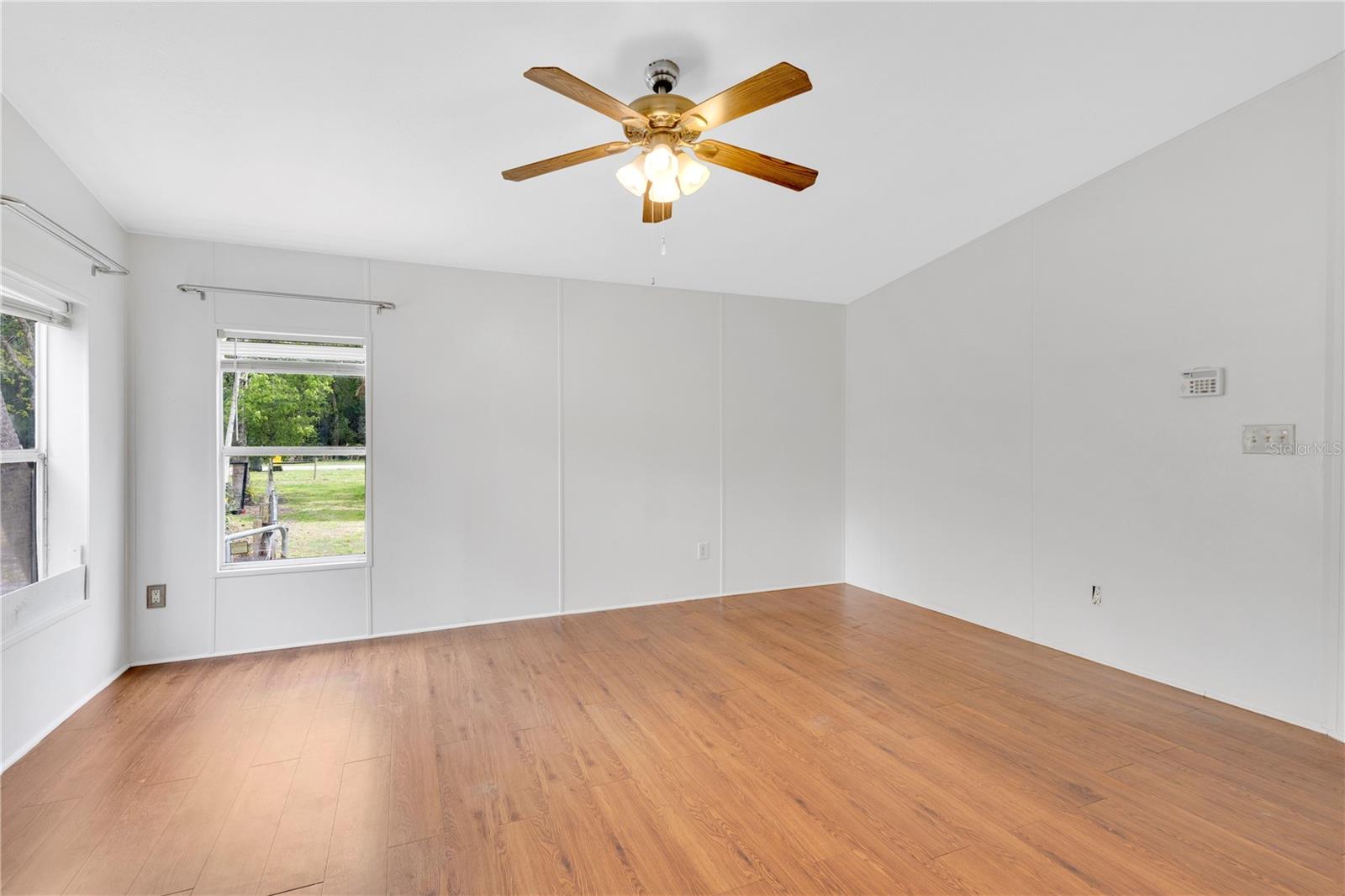 Image 11 of 39 For 6013 Halabrin Road