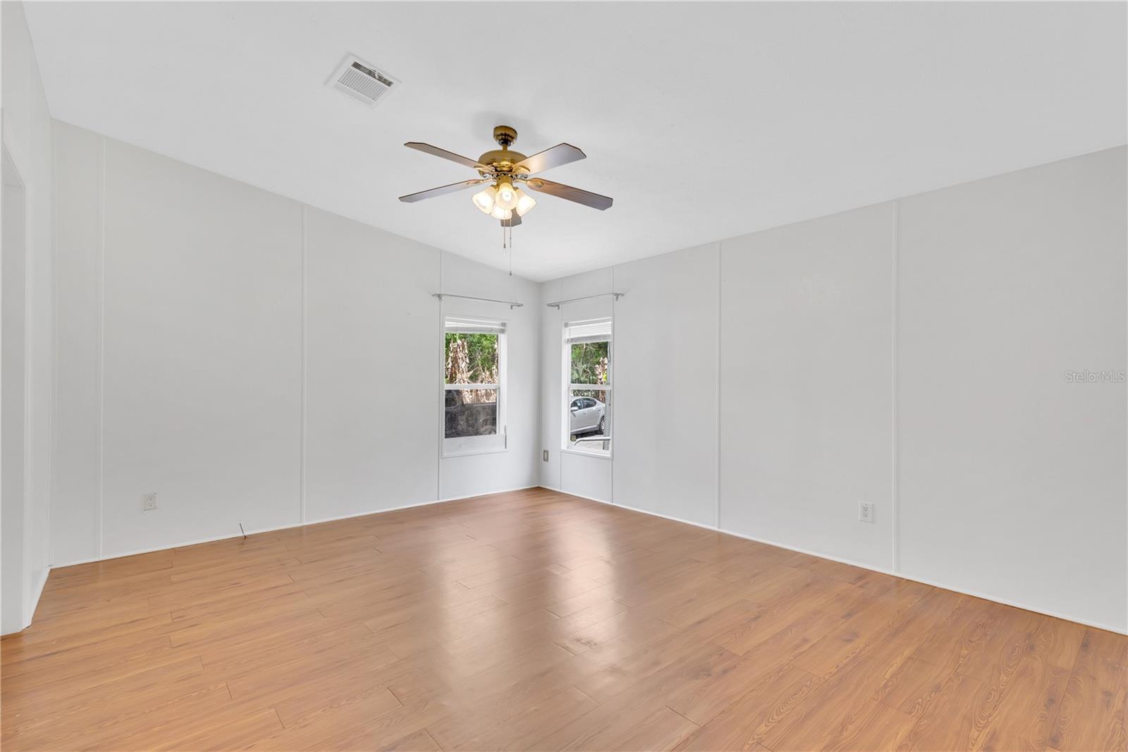 Image 12 of 39 For 6013 Halabrin Road