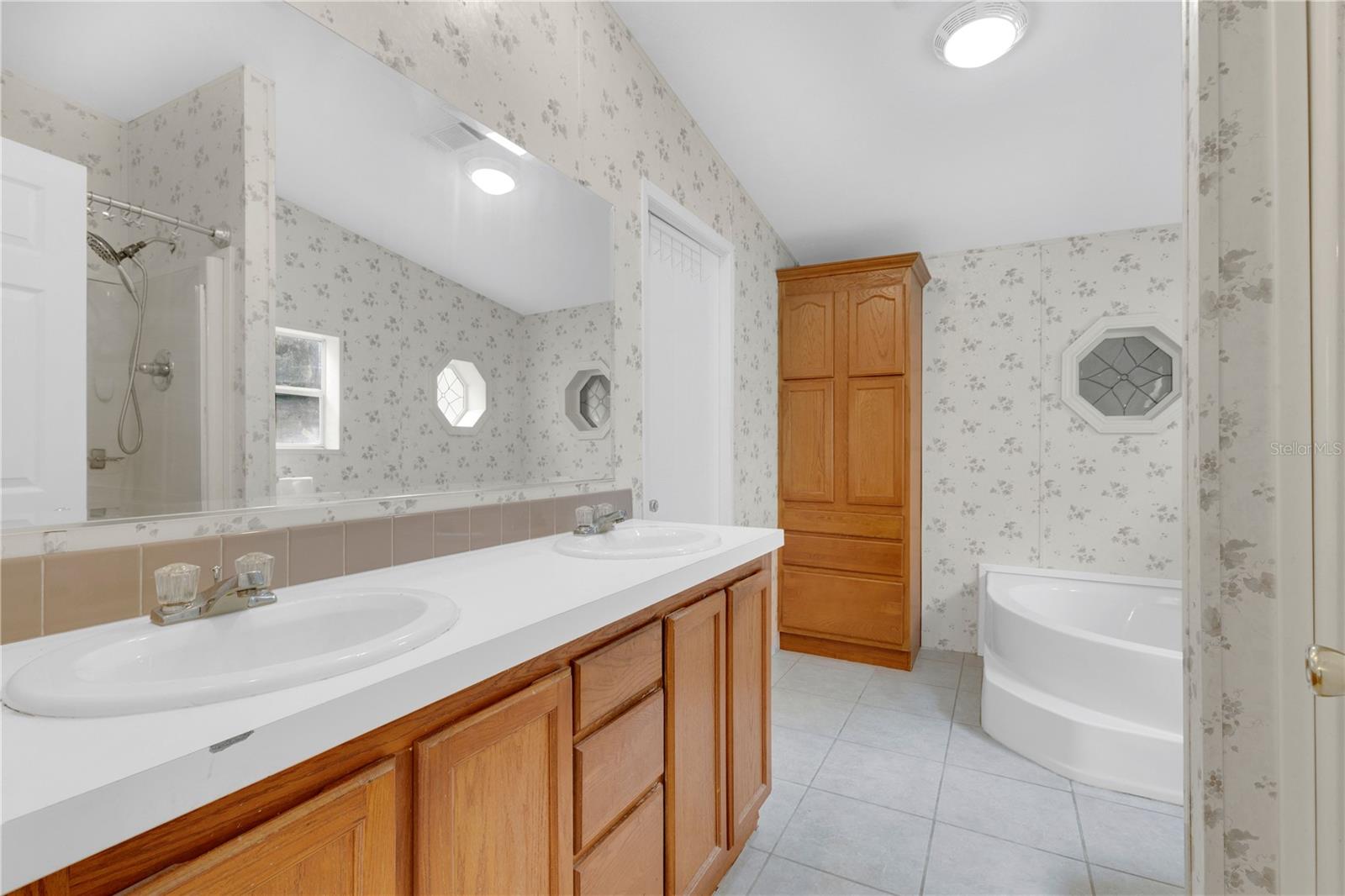 Image 14 of 39 For 6013 Halabrin Road