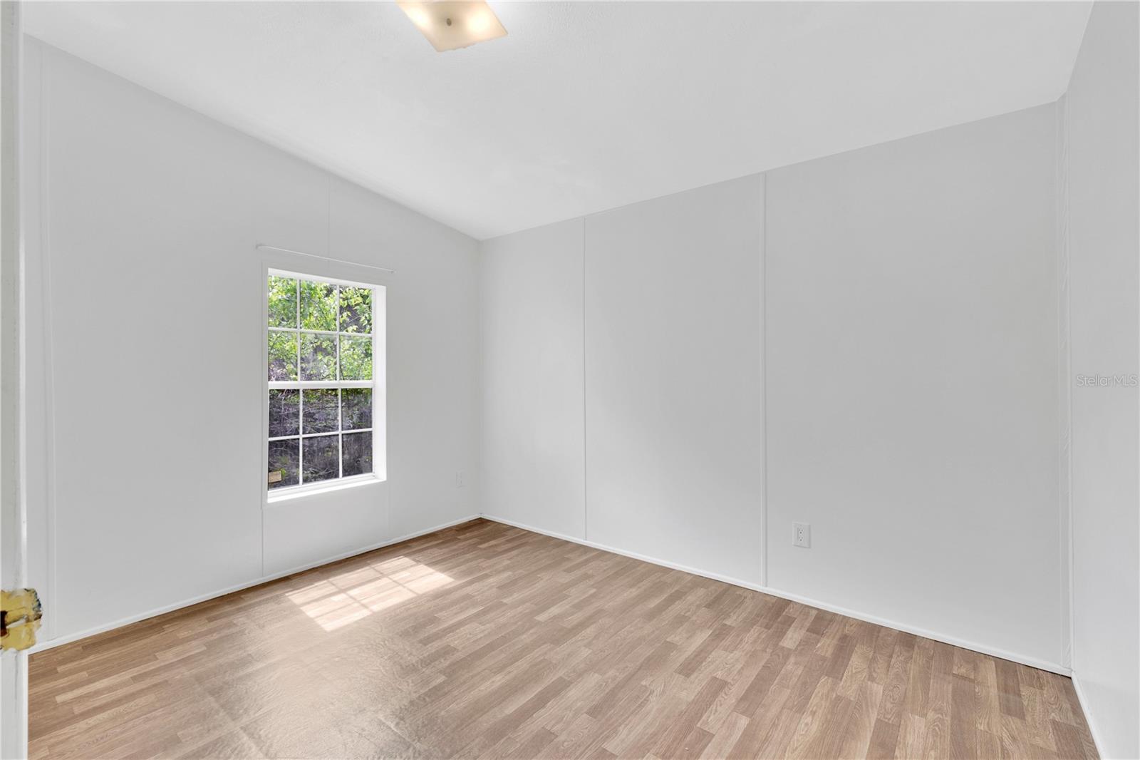 Image 17 of 39 For 6013 Halabrin Road