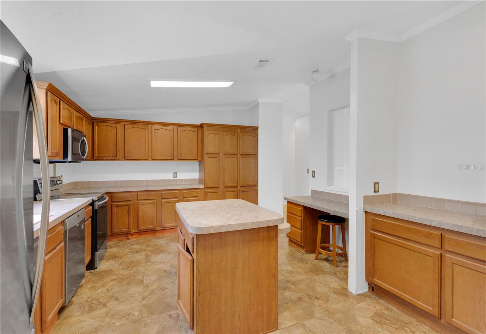 Image 6 of 39 For 6013 Halabrin Road