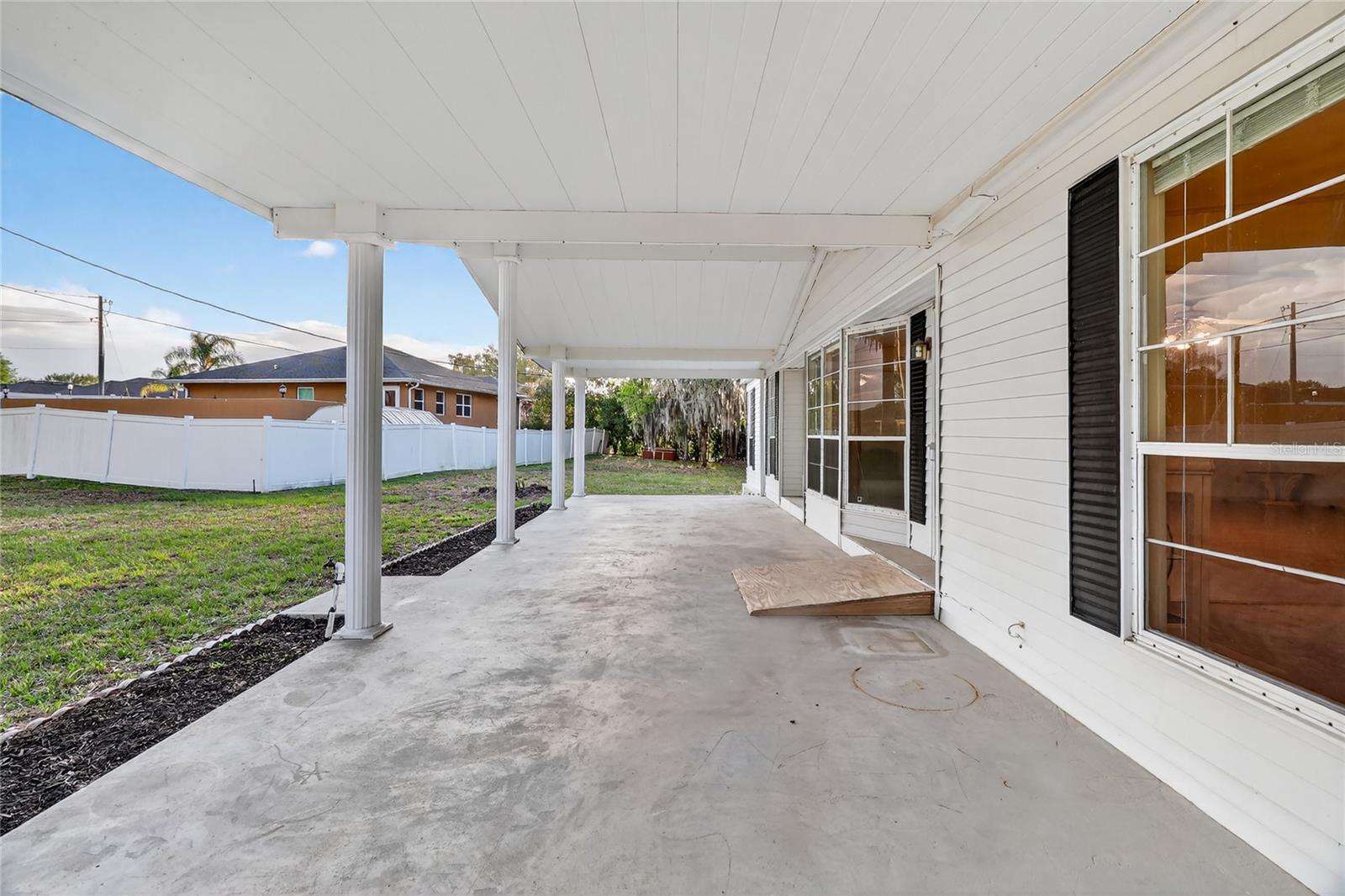 Image 14 of 70 For 1033 Oak Lane