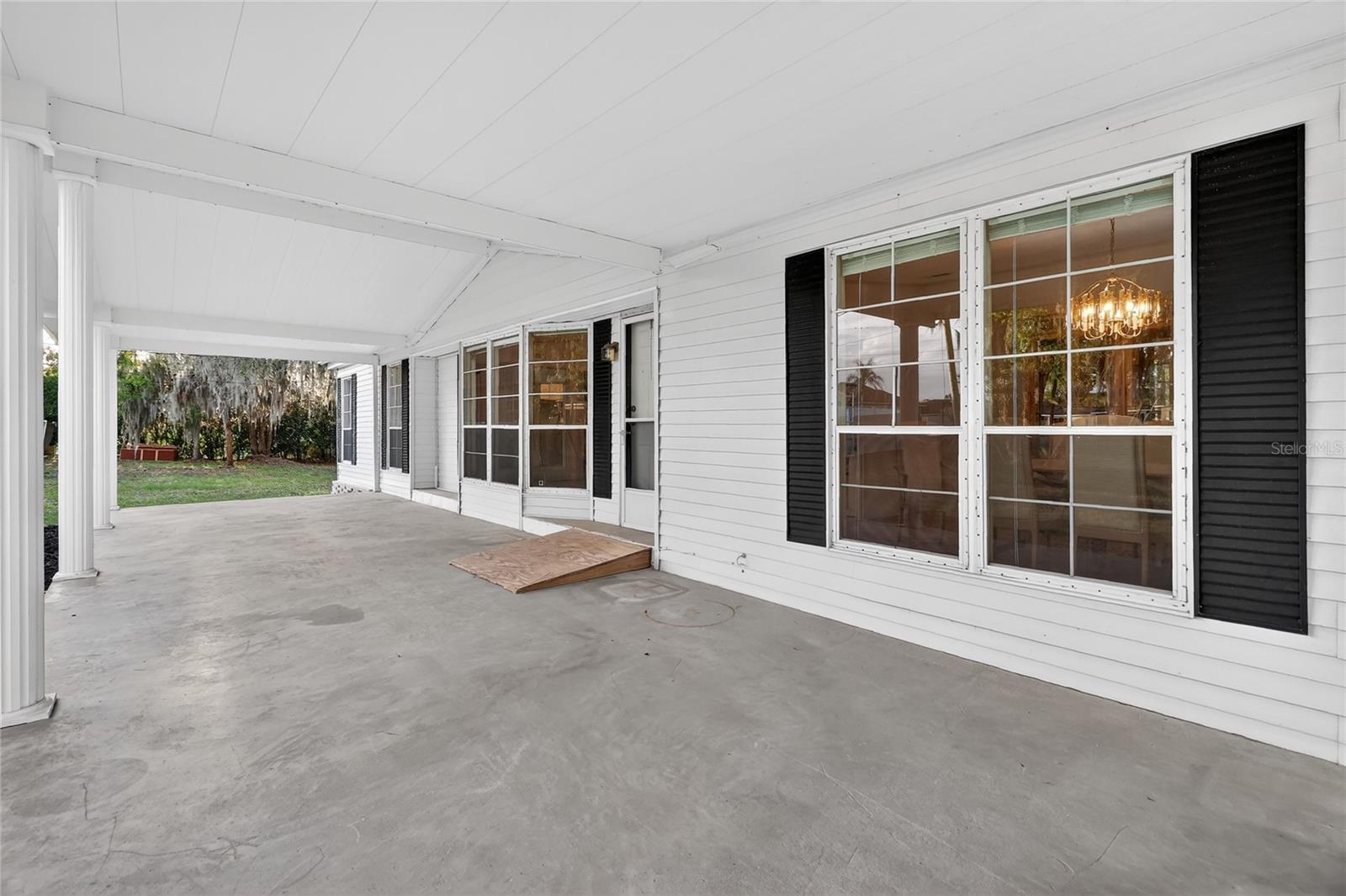 Image 15 of 70 For 1033 Oak Lane