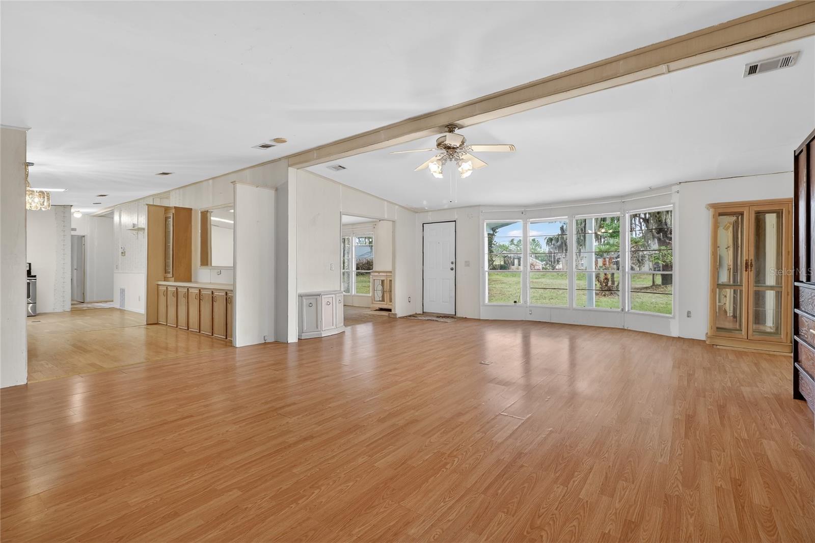 Image 19 of 70 For 1033 Oak Lane