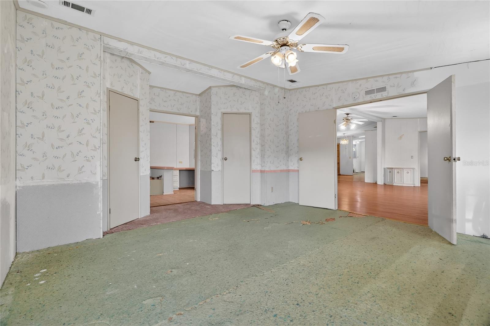 Image 34 of 70 For 1033 Oak Lane