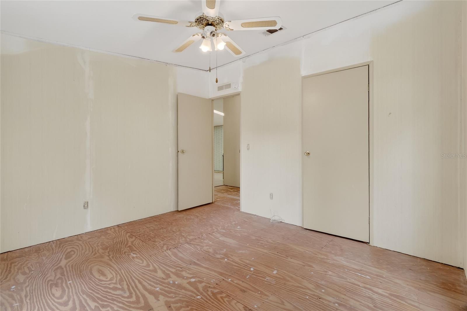 Image 45 of 70 For 1033 Oak Lane