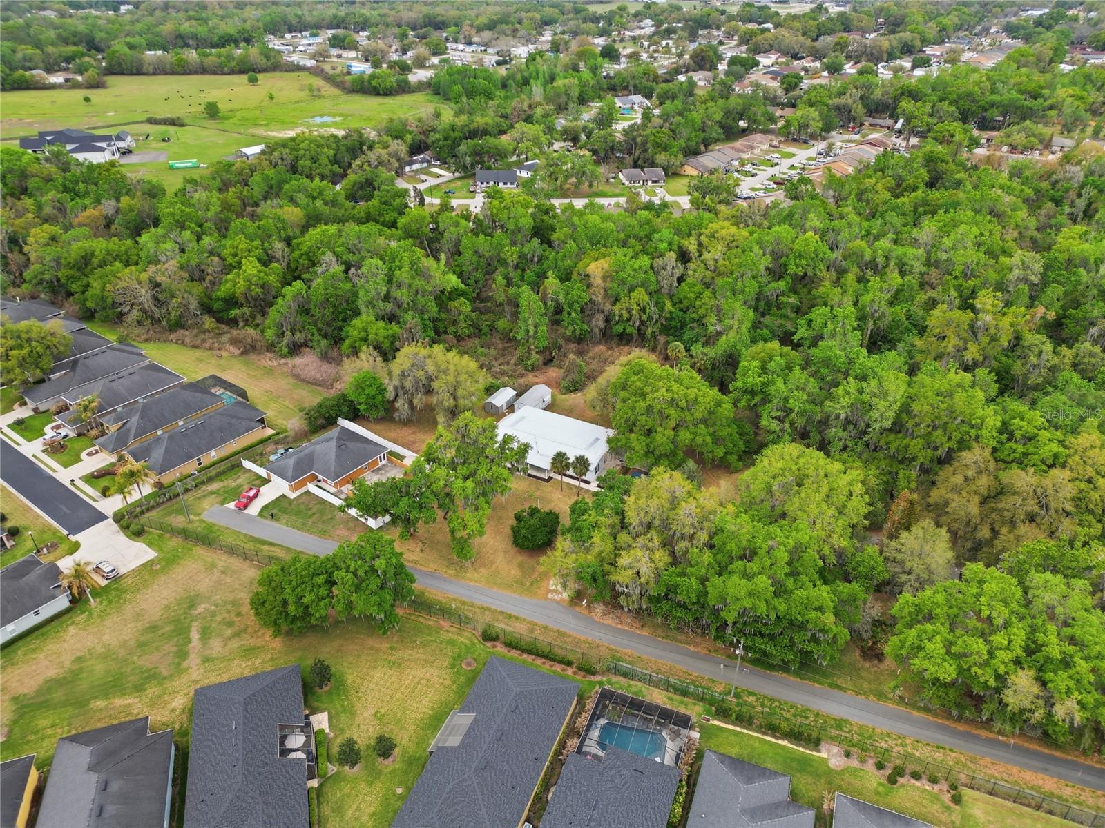 Image 5 of 70 For 1033 Oak Lane