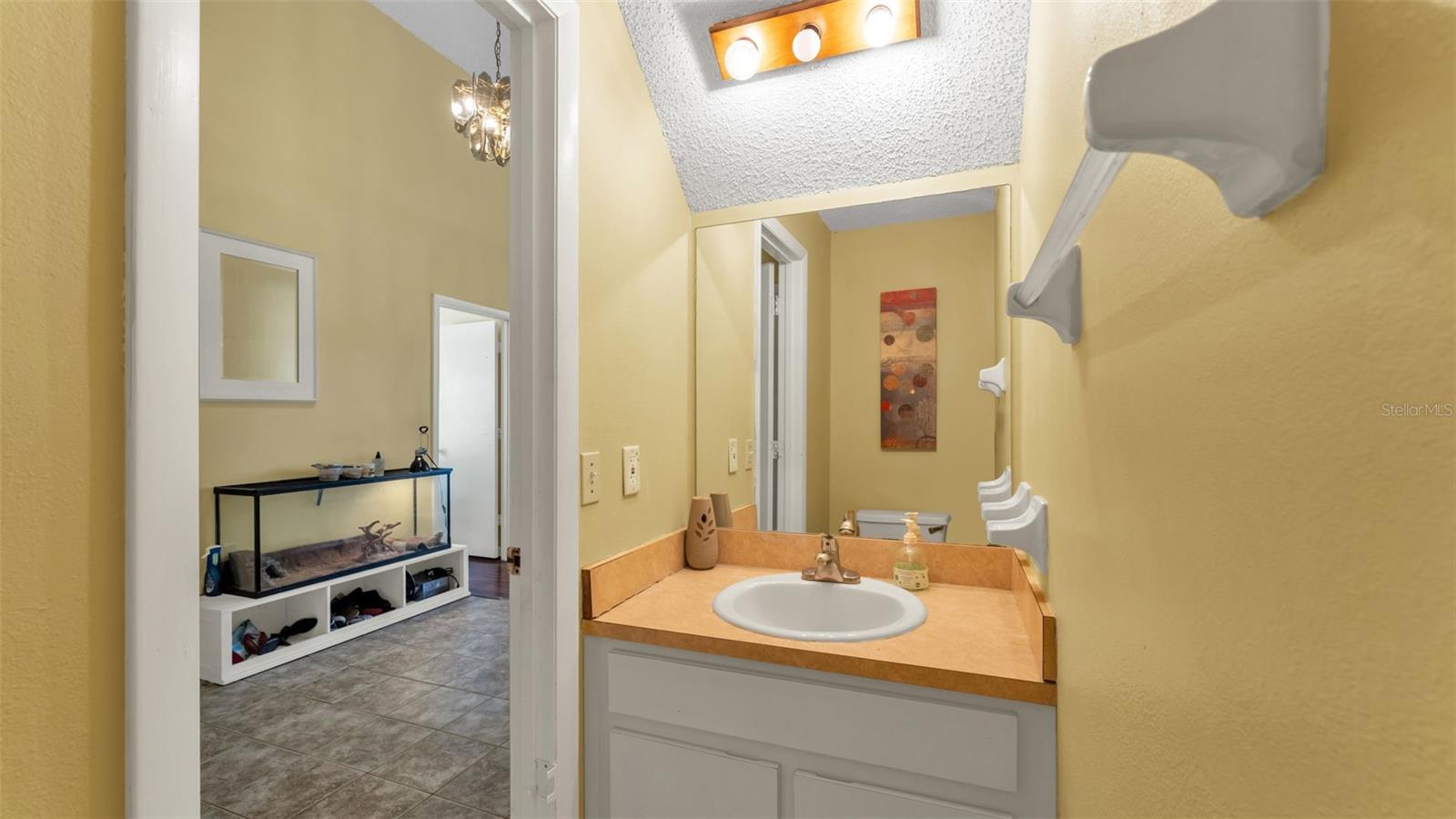 Image 19 of 42 For 2221 Eastmeadows Road