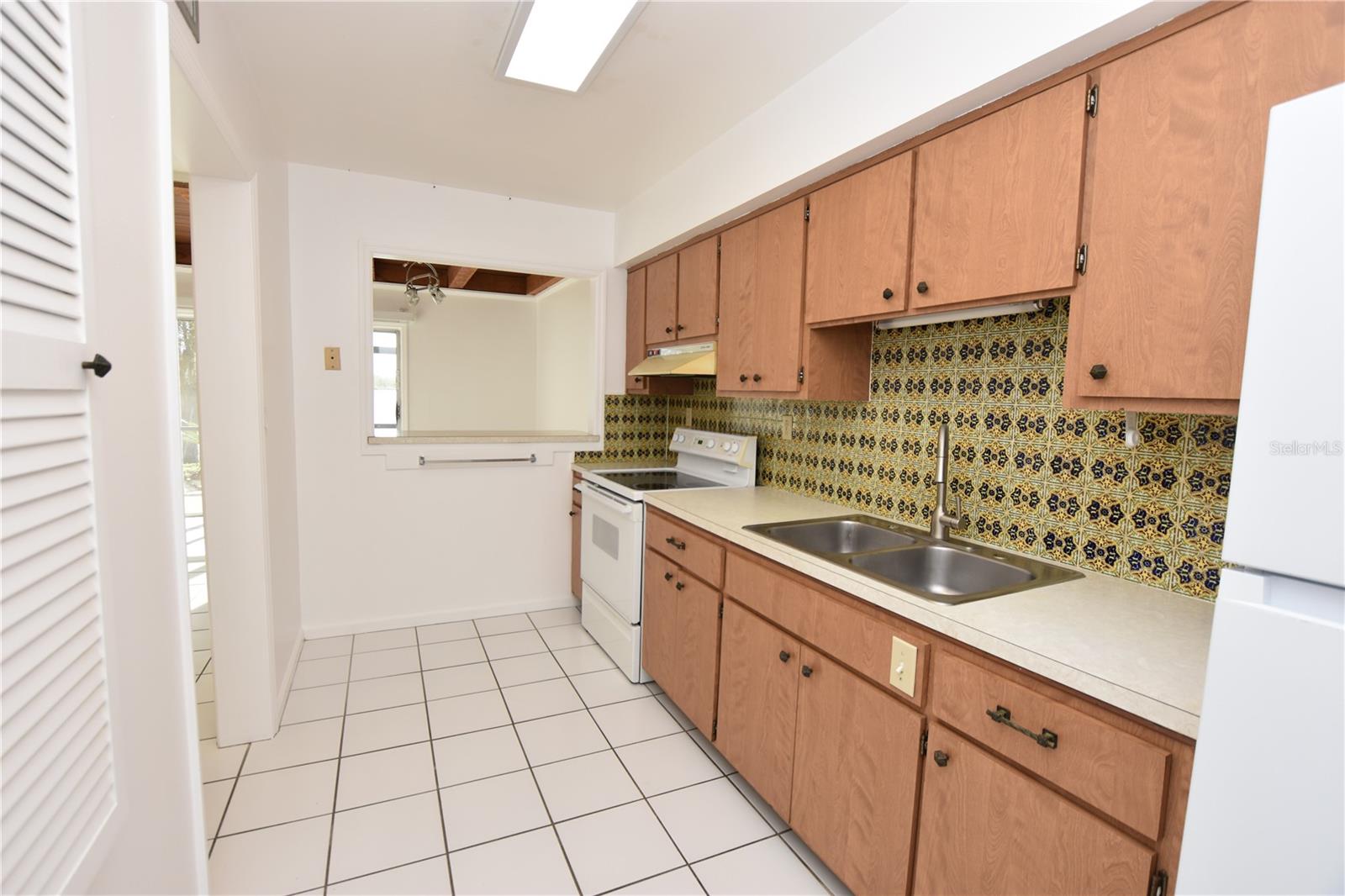 Image 3 of 18 For 2227 9th St Se