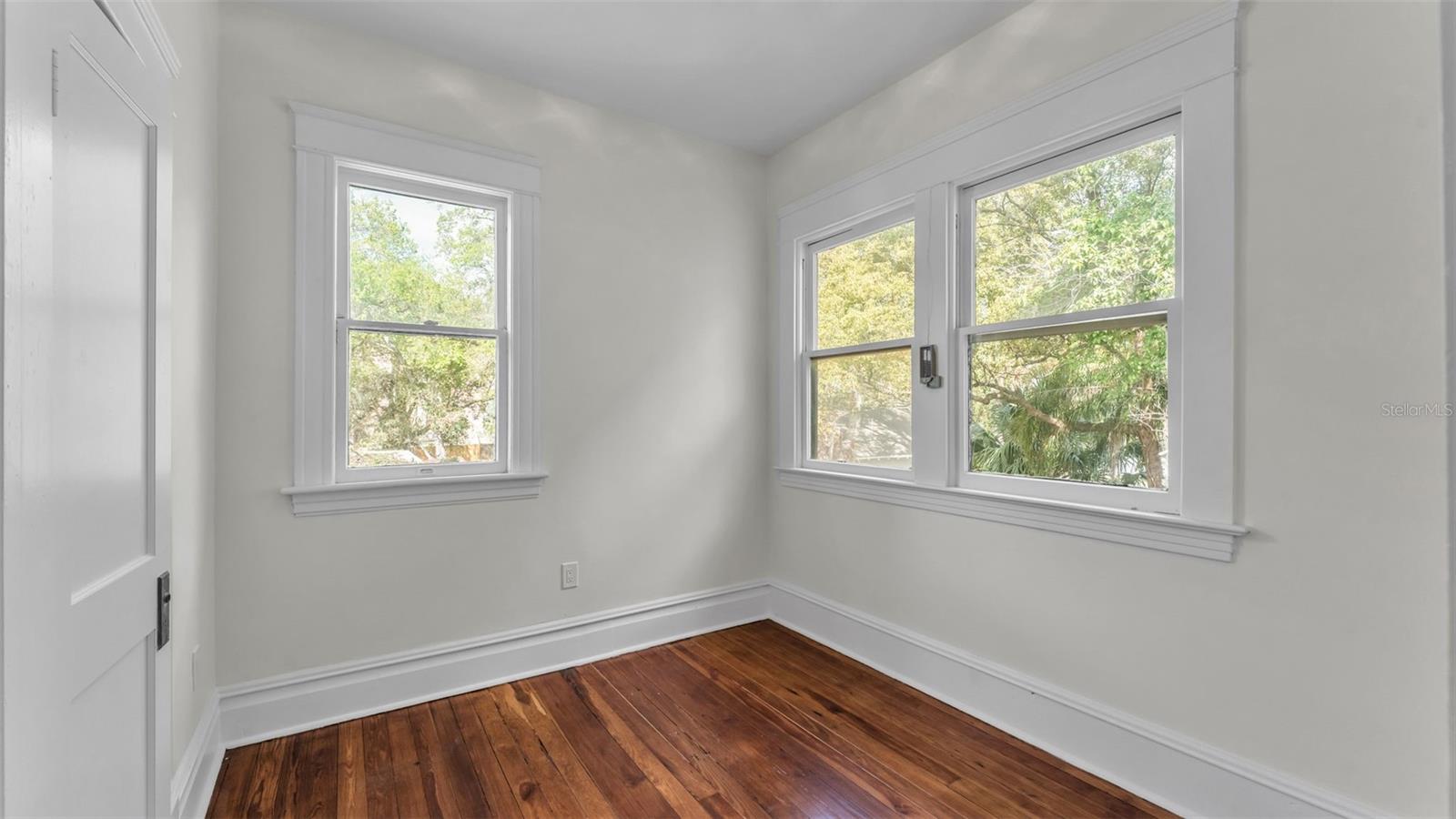 Image 31 of 47 For 535 Jackson Avenue