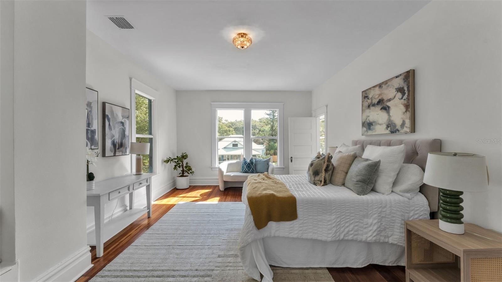 Image 32 of 47 For 535 Jackson Avenue