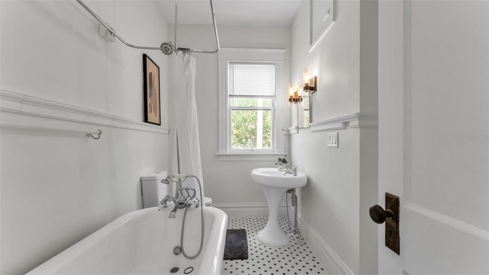 Image 39 of 47 For 535 Jackson Avenue