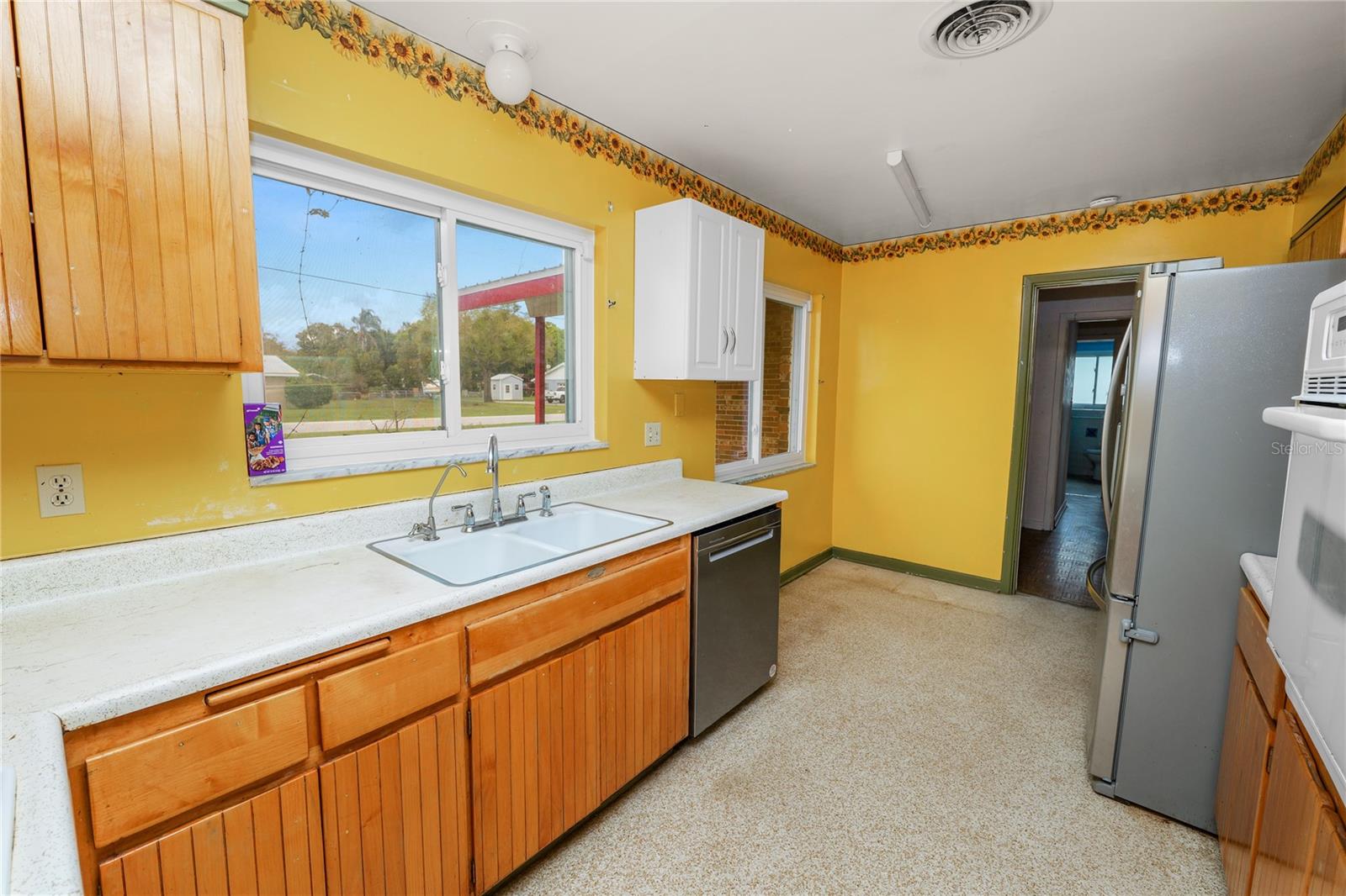 Image 15 of 52 For 800 Canfield Street