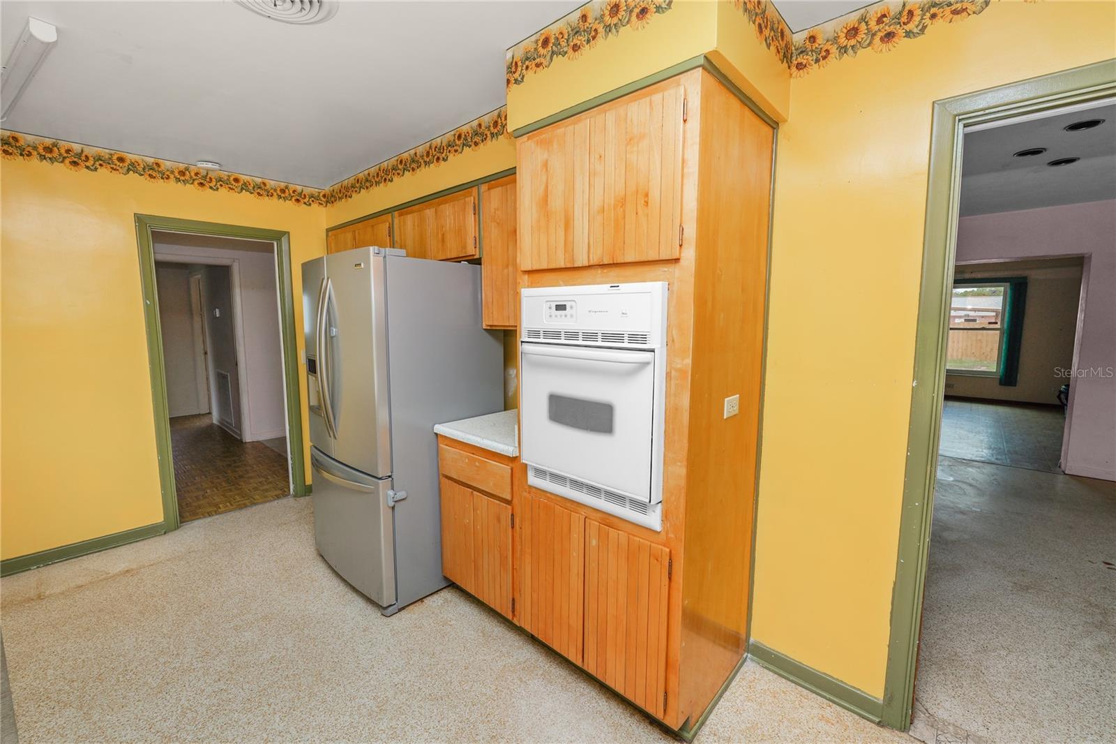 Image 16 of 52 For 800 Canfield Street