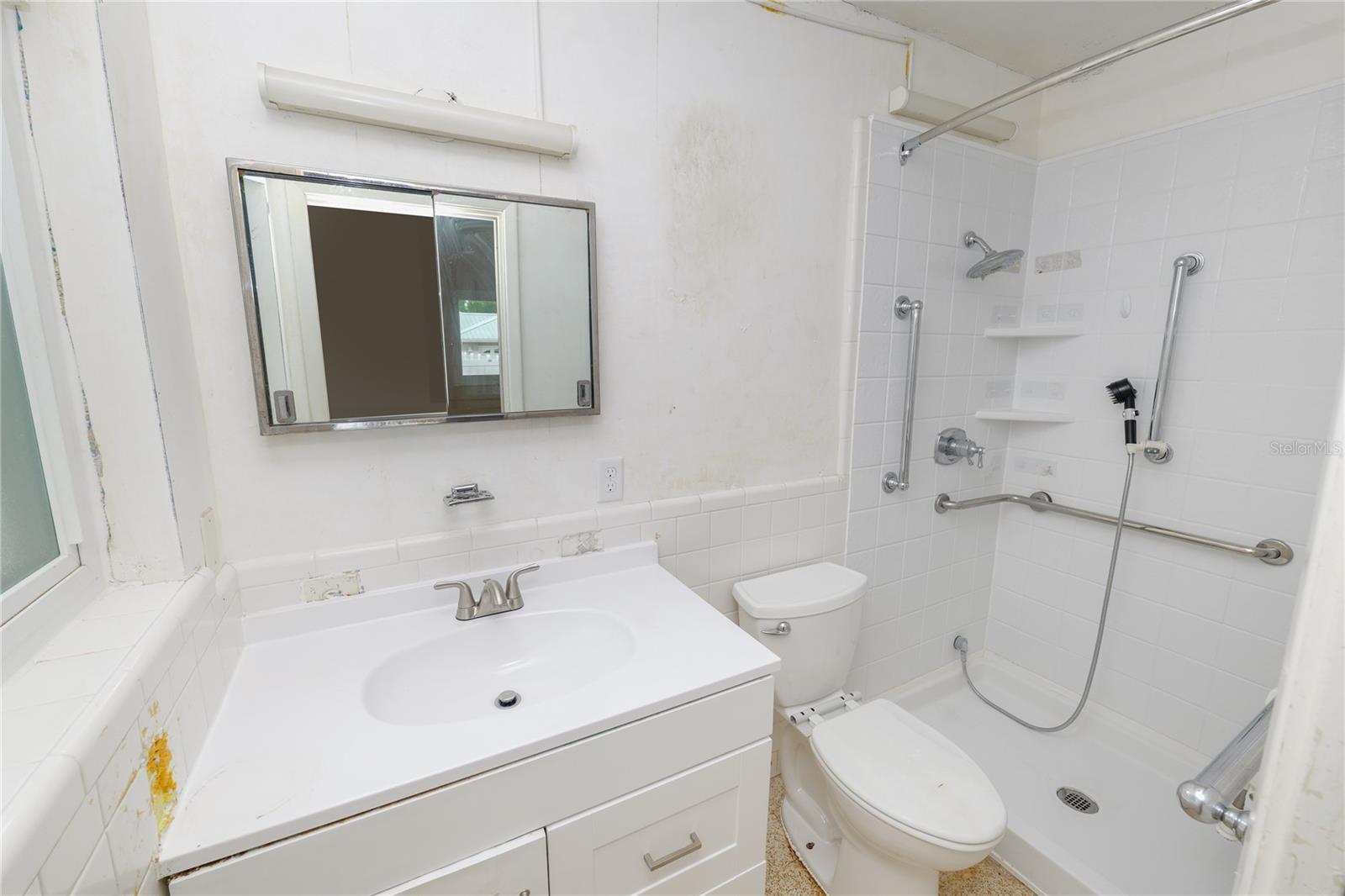 Image 21 of 52 For 800 Canfield Street