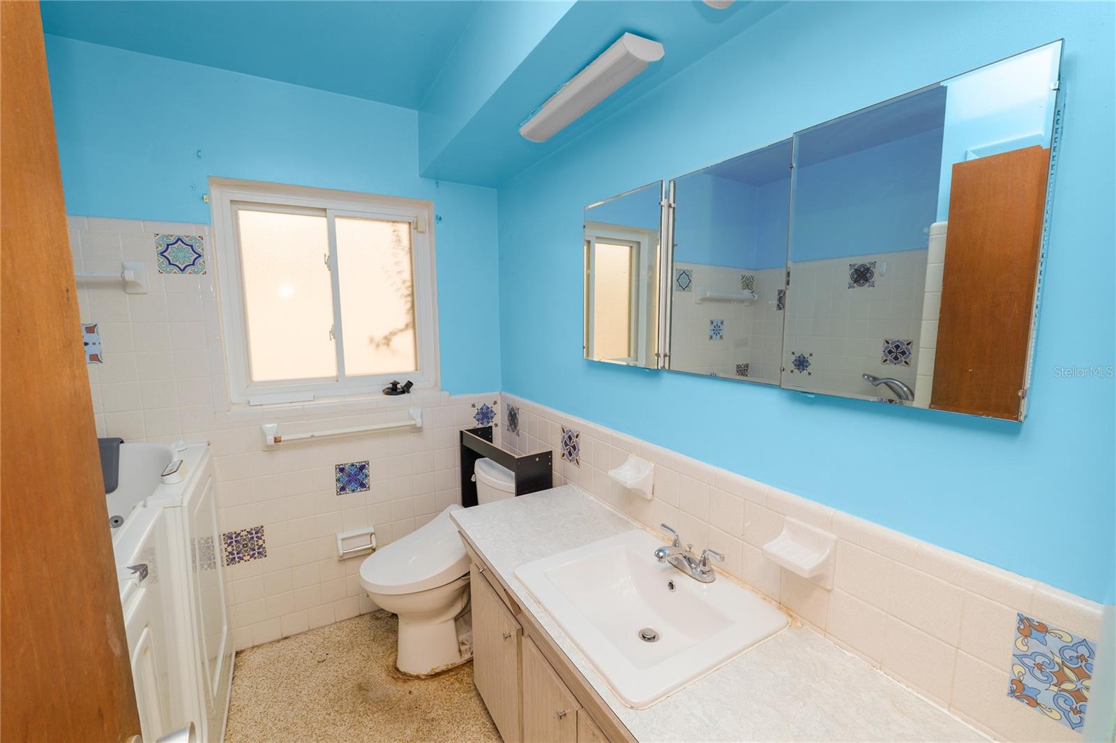 Image 28 of 52 For 800 Canfield Street