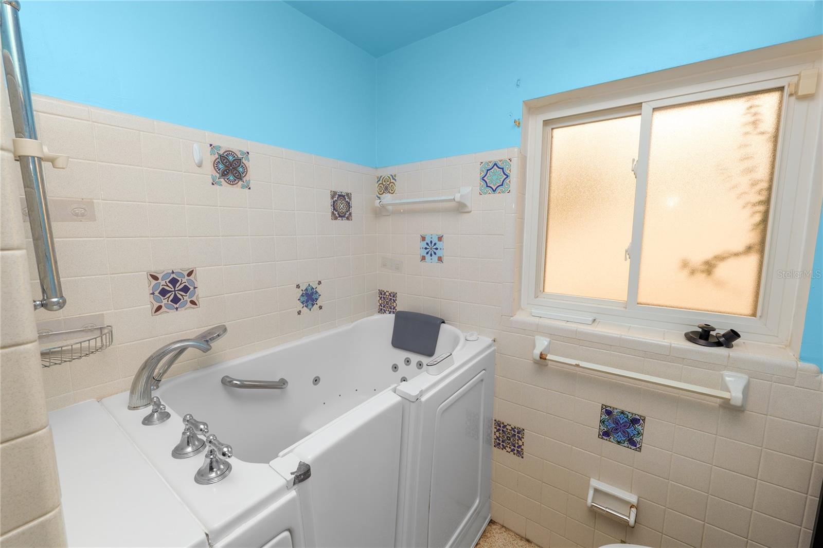 Image 29 of 52 For 800 Canfield Street