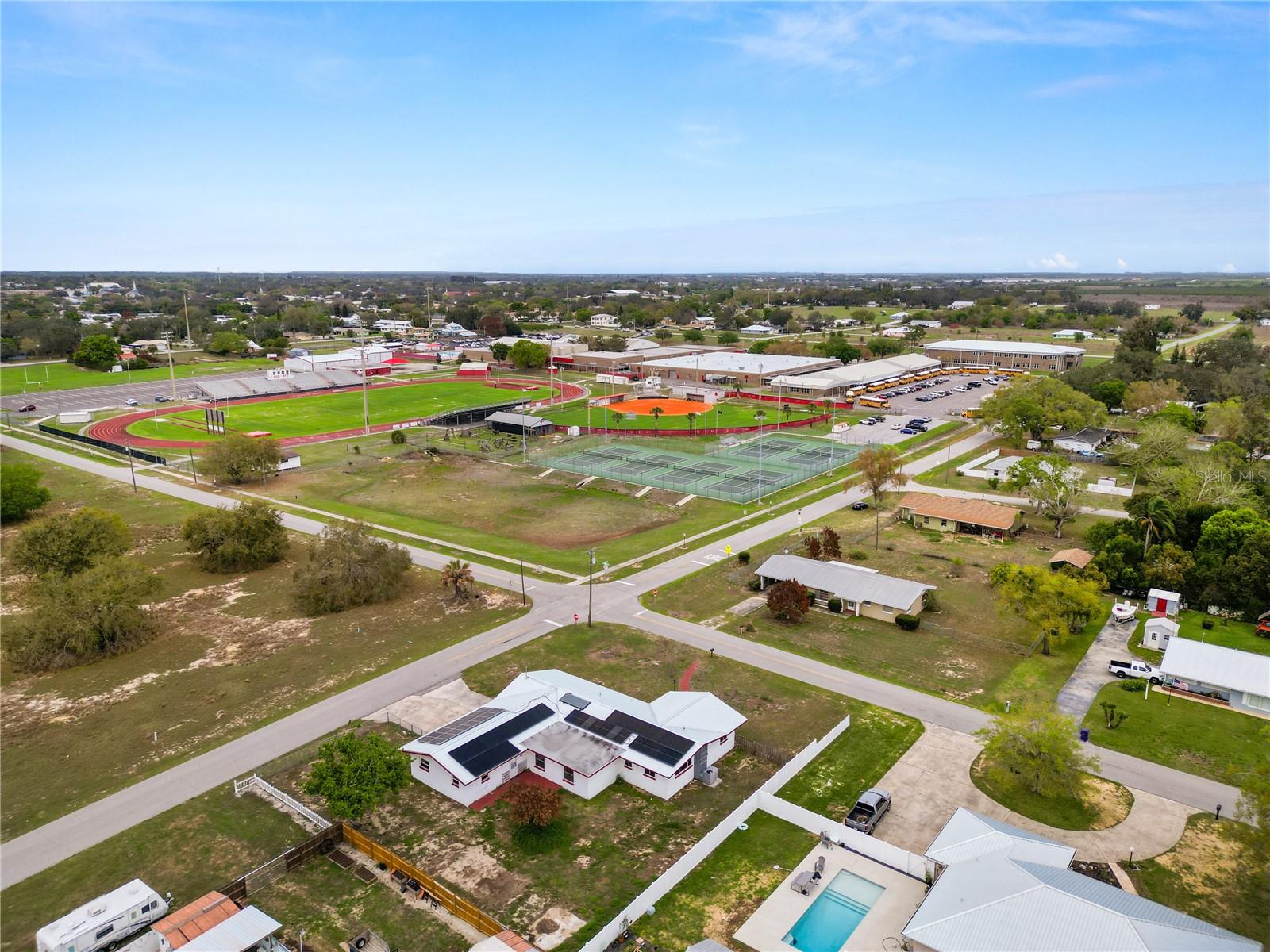 Image 47 of 52 For 800 Canfield Street