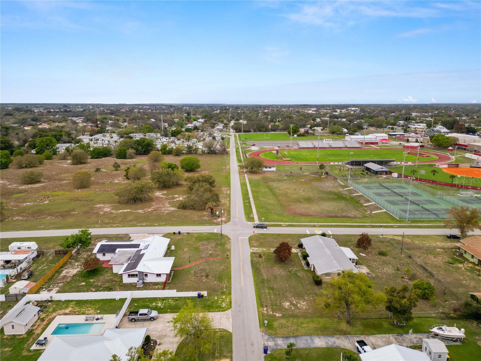 Image 48 of 52 For 800 Canfield Street