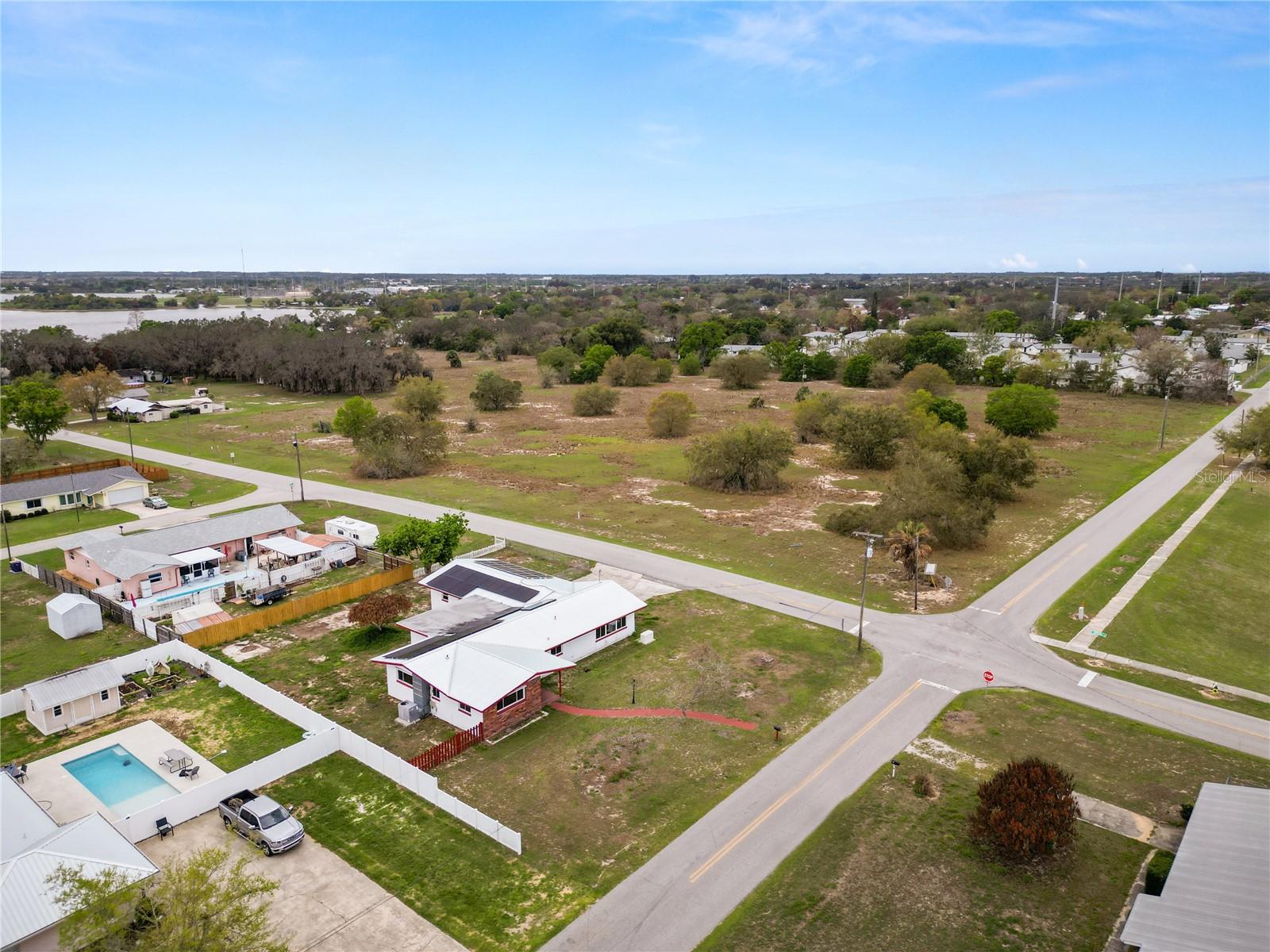 Image 49 of 52 For 800 Canfield Street