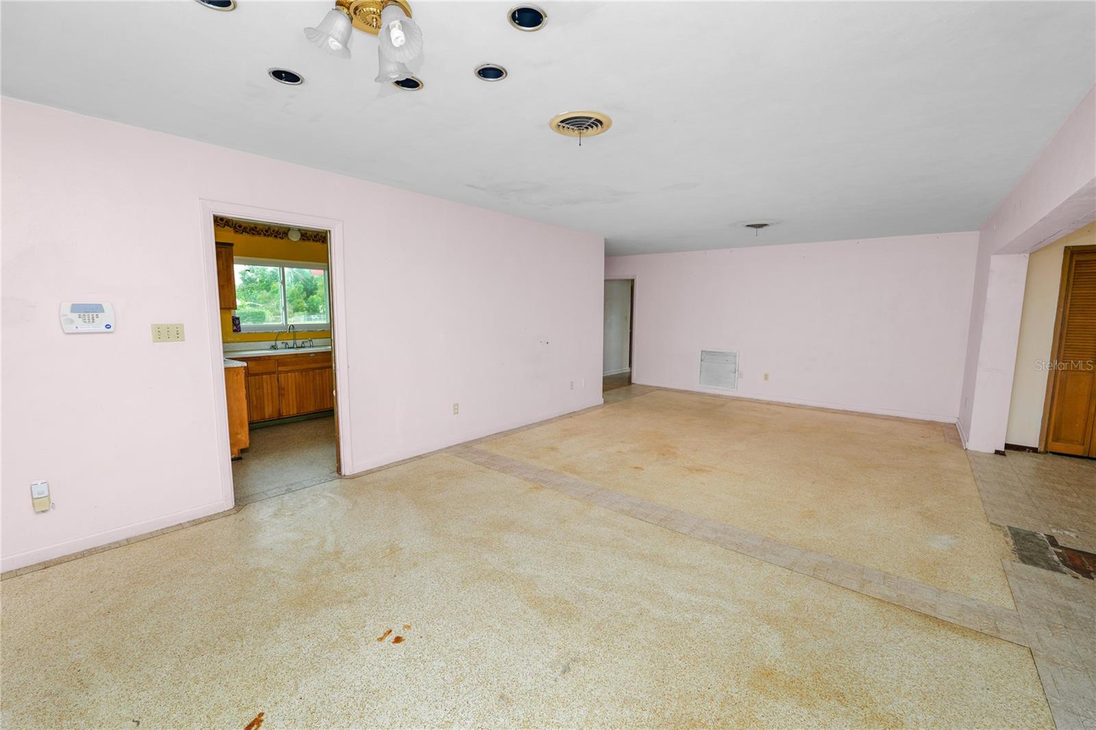 Image 8 of 52 For 800 Canfield Street