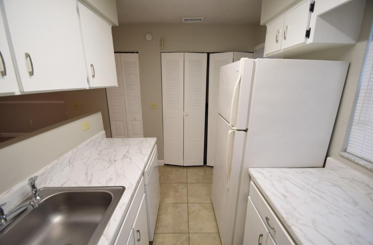 Image 6 of 17 For 885 Schoolhouse Road 885