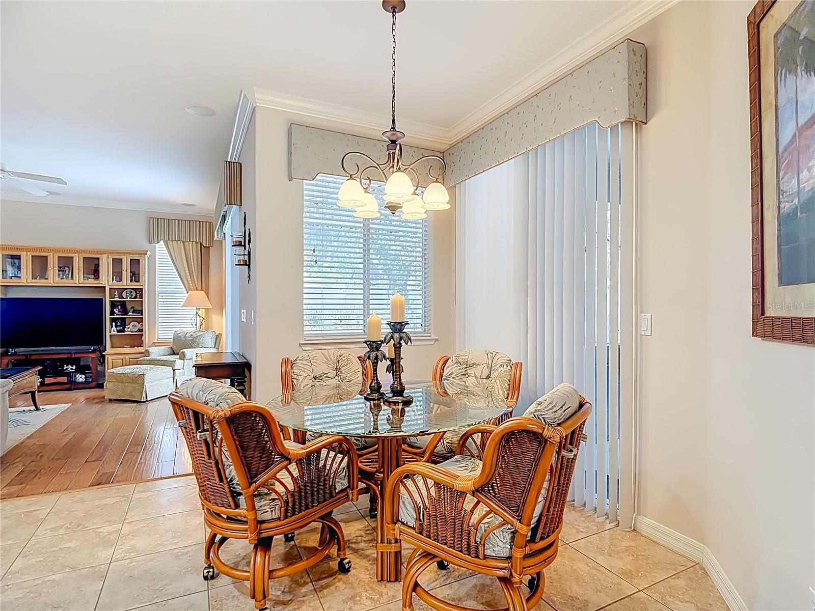 Image 21 of 58 For 277 Magneta Loop