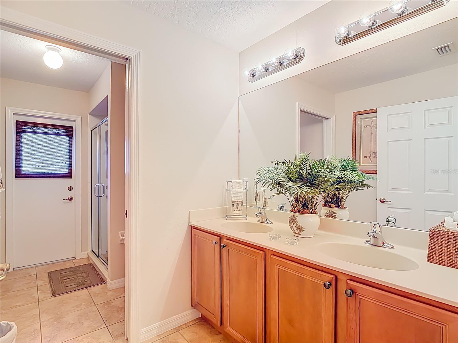 Image 34 of 58 For 277 Magneta Loop