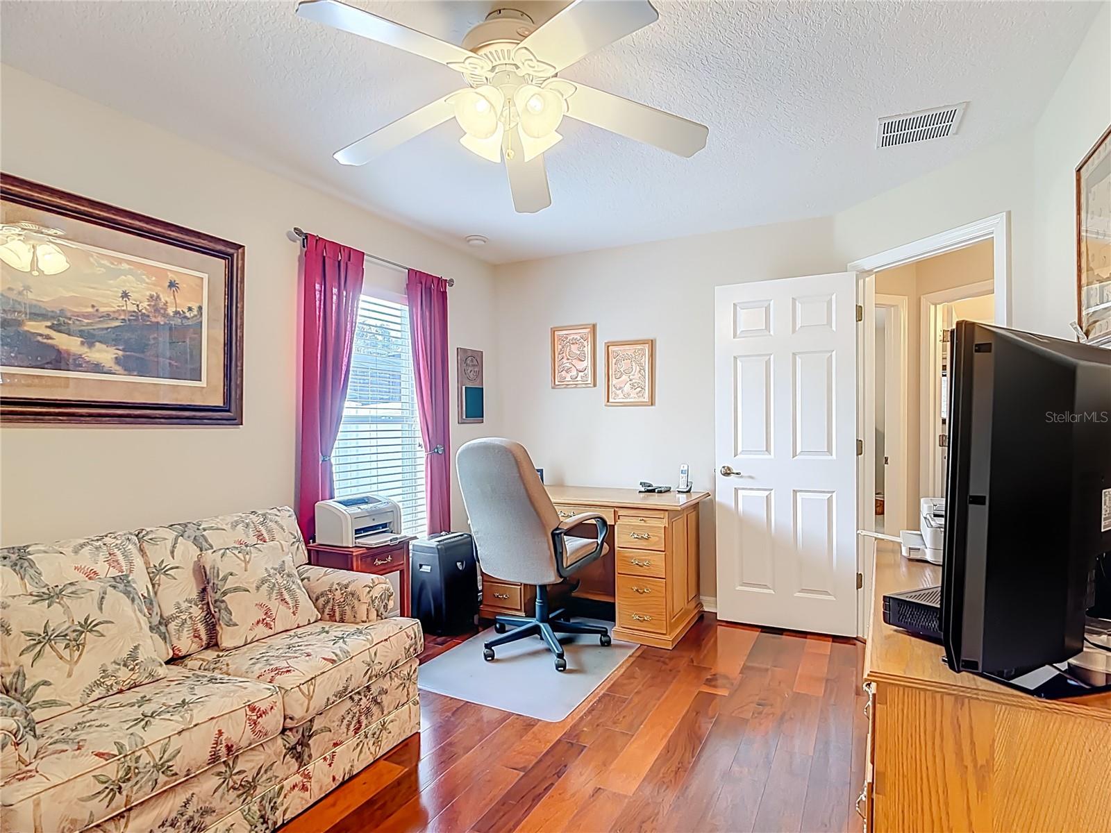 Image 35 of 58 For 277 Magneta Loop