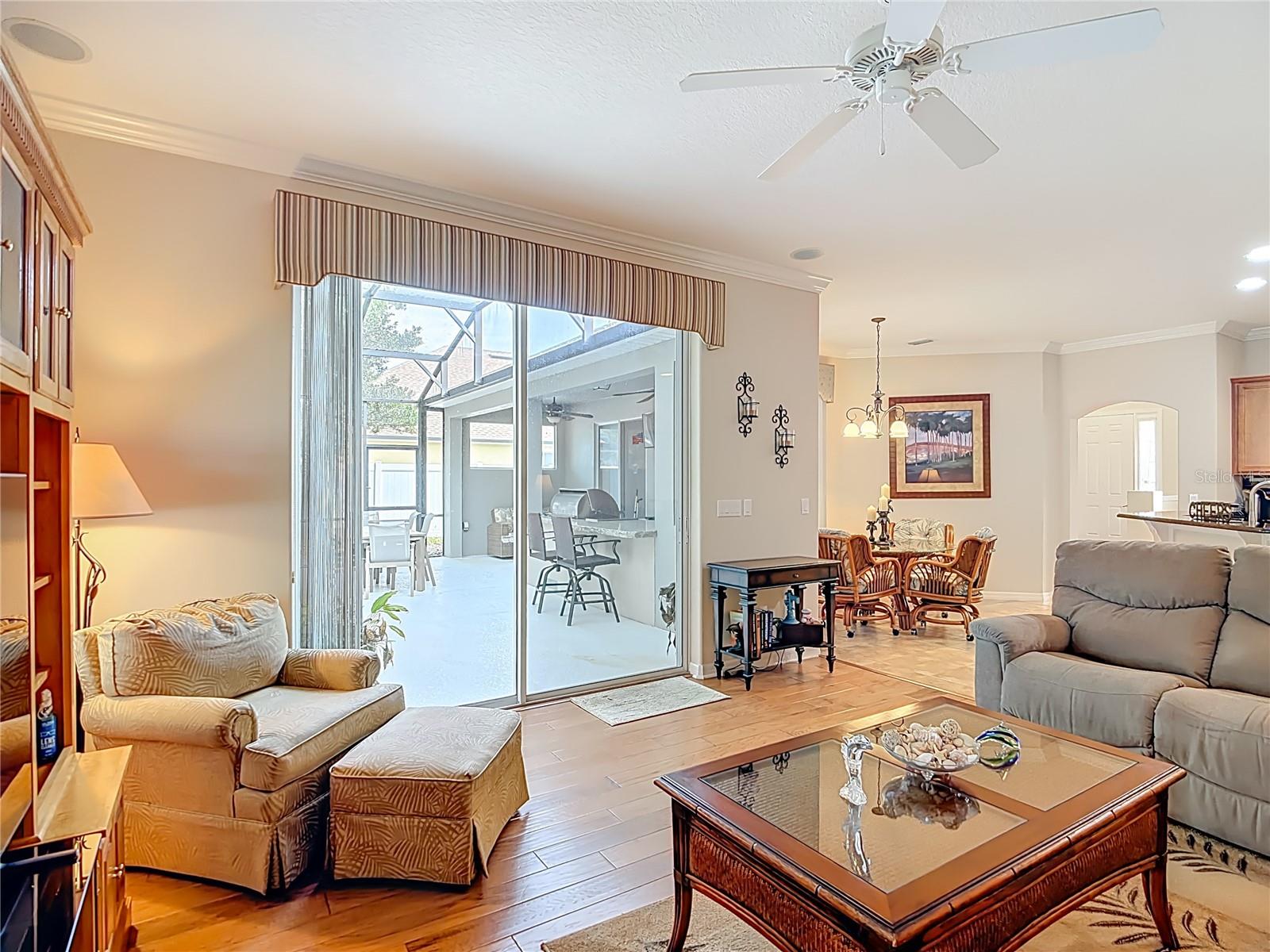 Image 7 of 58 For 277 Magneta Loop