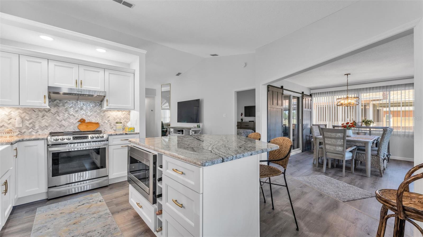 Image 11 of 79 For 6205 Peacock Run