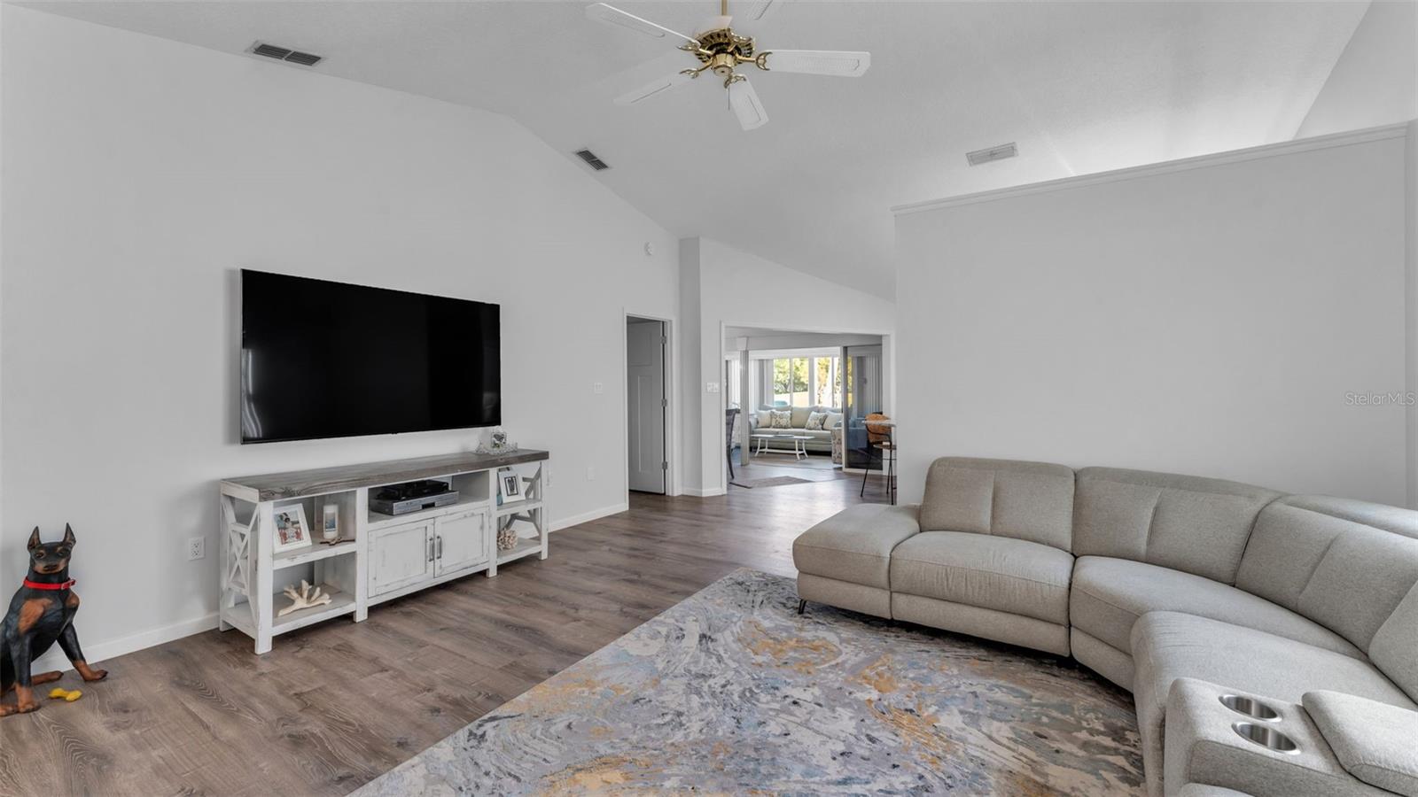 Image 18 of 79 For 6205 Peacock Run