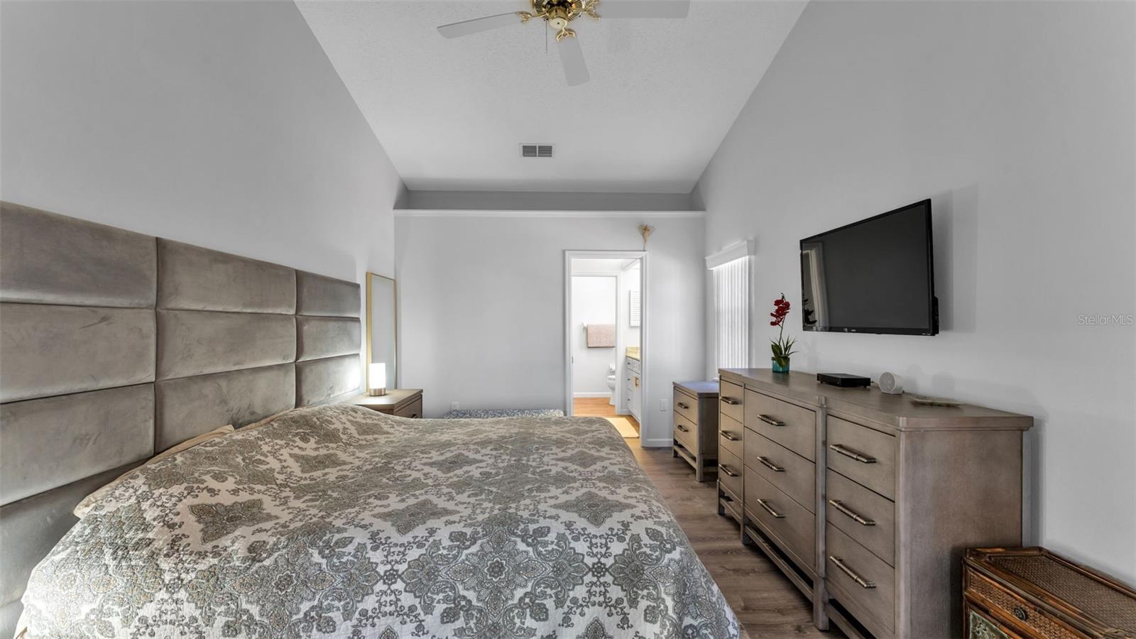 Image 21 of 79 For 6205 Peacock Run