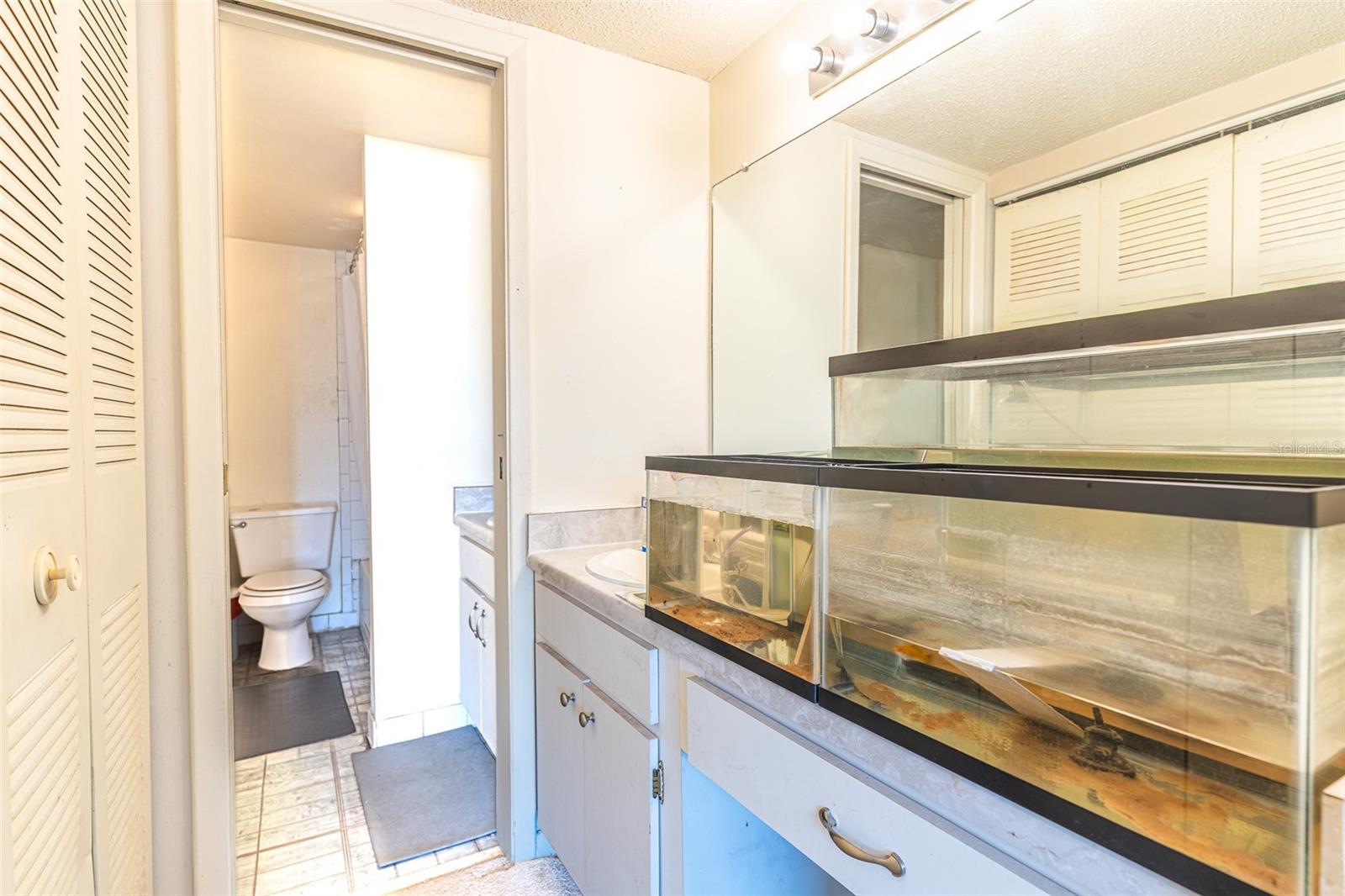 Image 10 of 18 For 709 Russell Lane 222